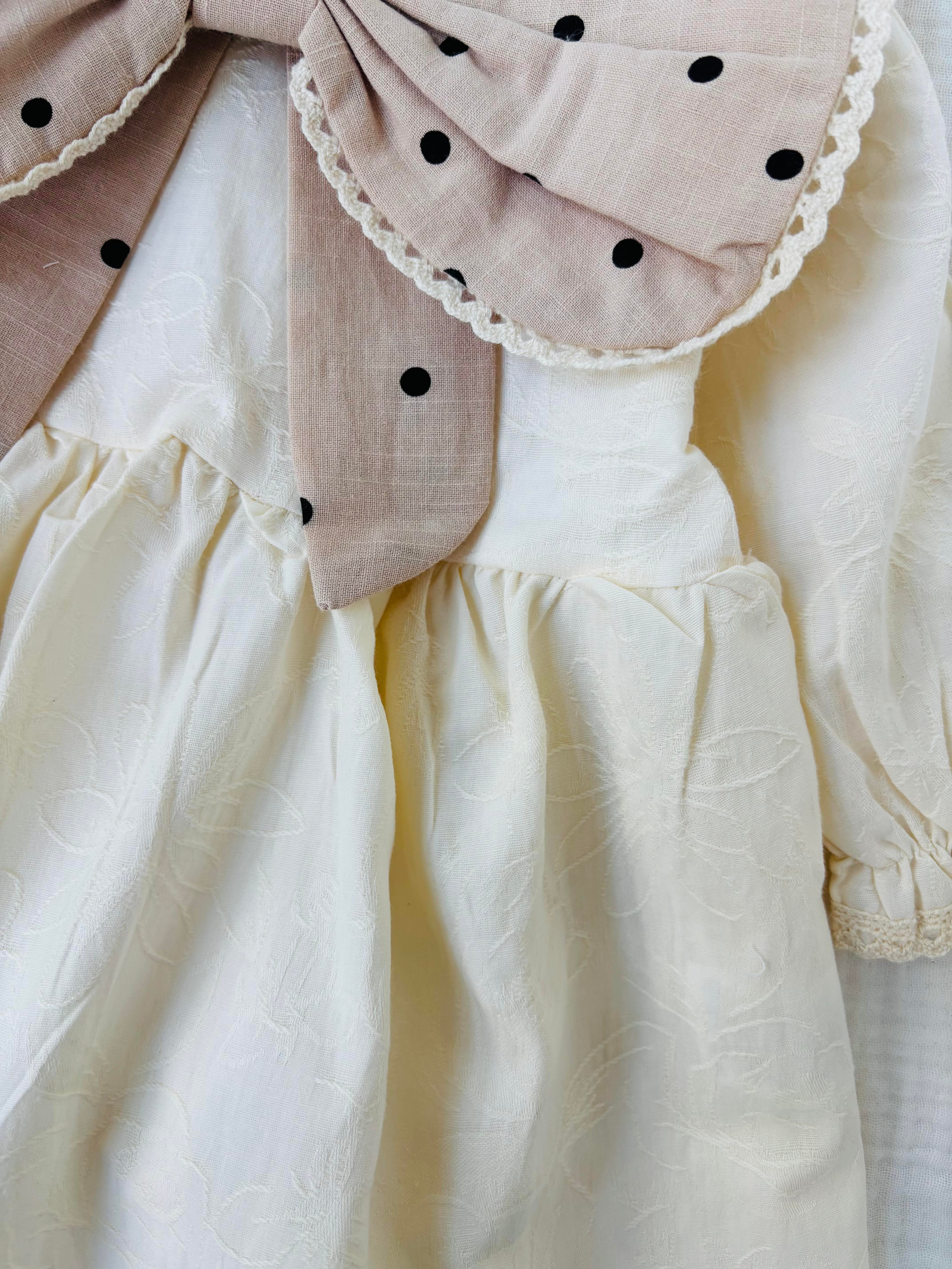 Violet Yakası Puanlı Elbise - Krem