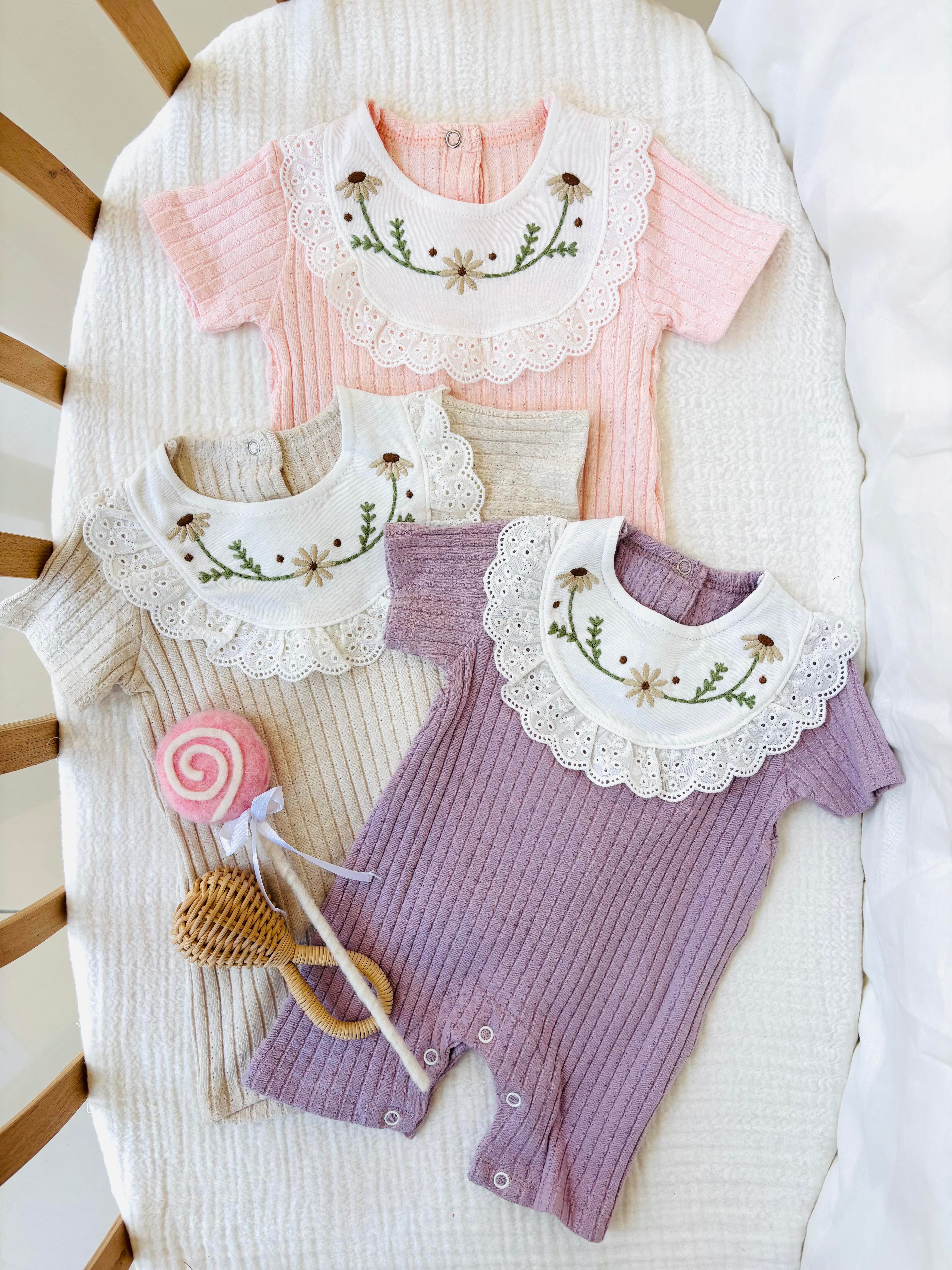 Yakası Papatya Nakışlı Tulum