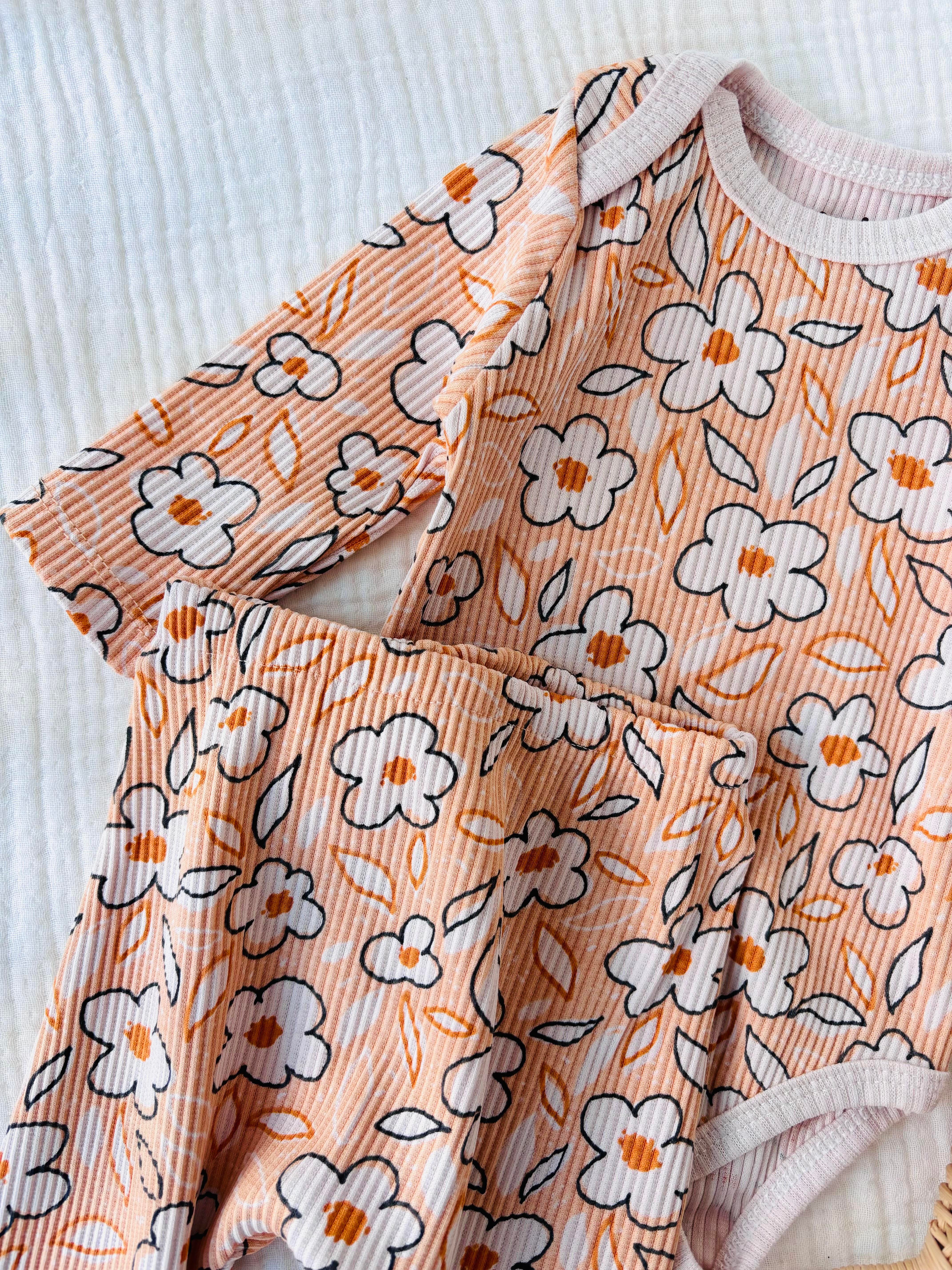 Yavruağzı Papatya Desenli Alt Üst Takım