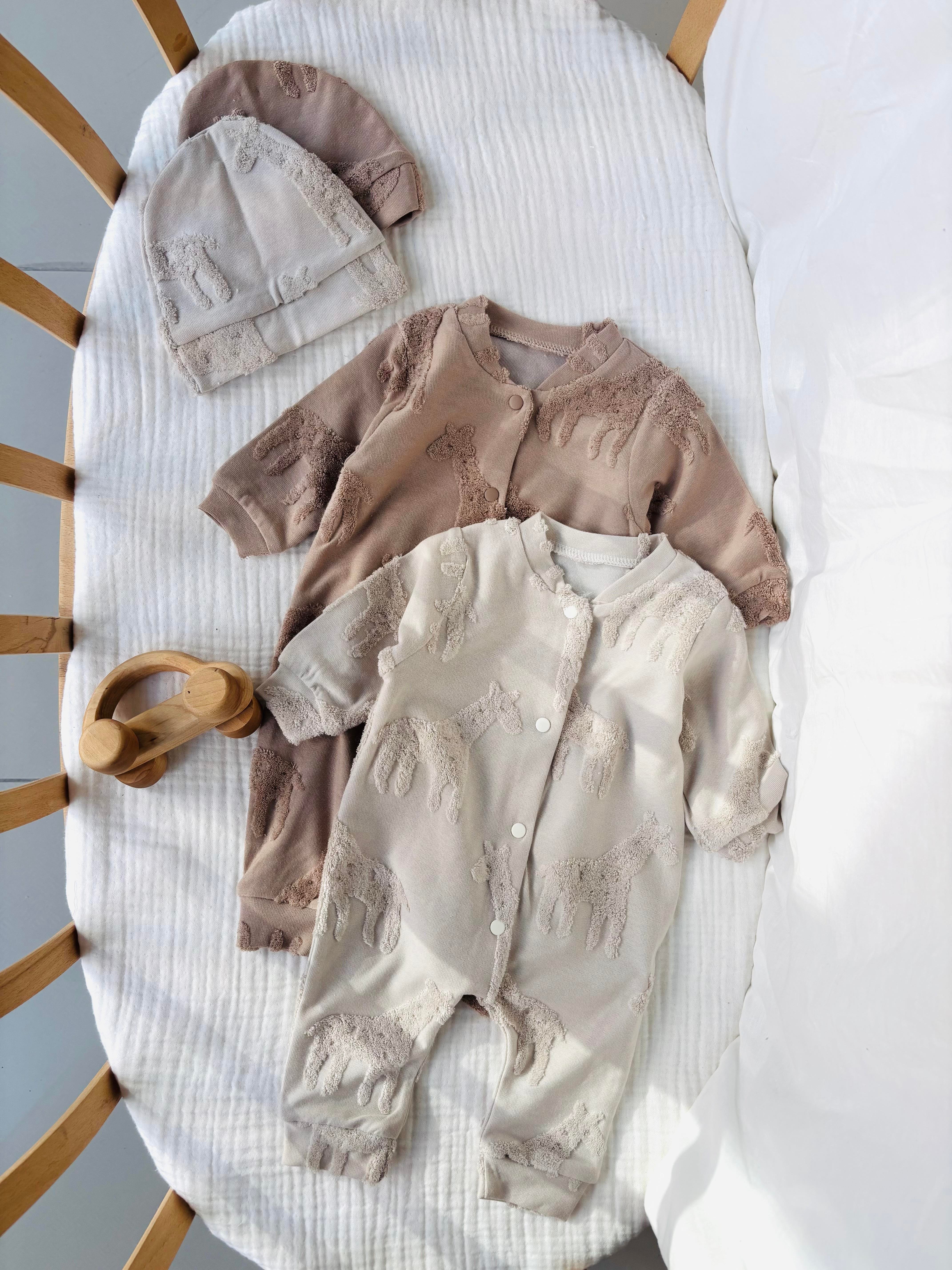 Zürafa Kabartmalı Şapkalı Tulum - Kahve