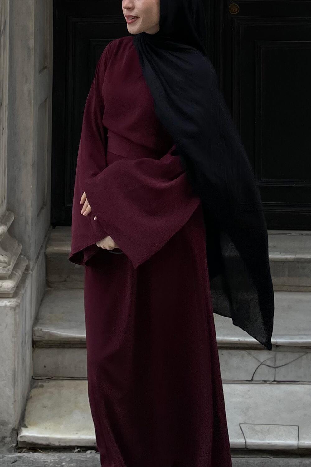 Bordo Kolu Volanlı Kemerli Elbise