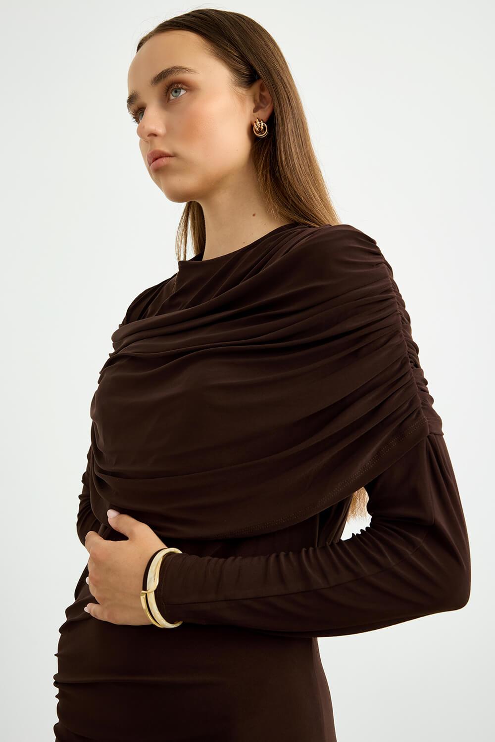 Kahverengi Omuz Detaylı Drape Elbise