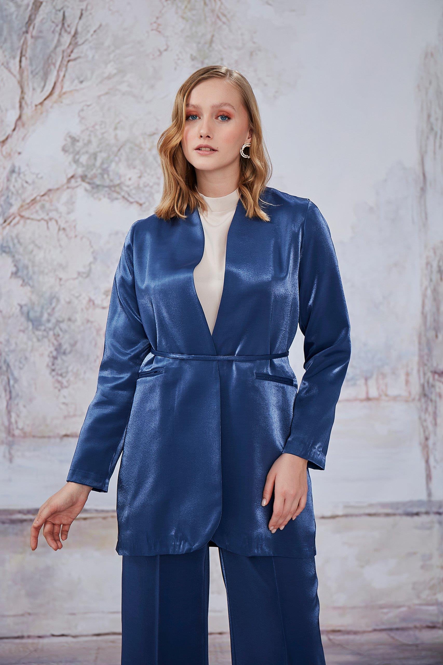 Lacivert Yakasız Blazer Ceket Takım