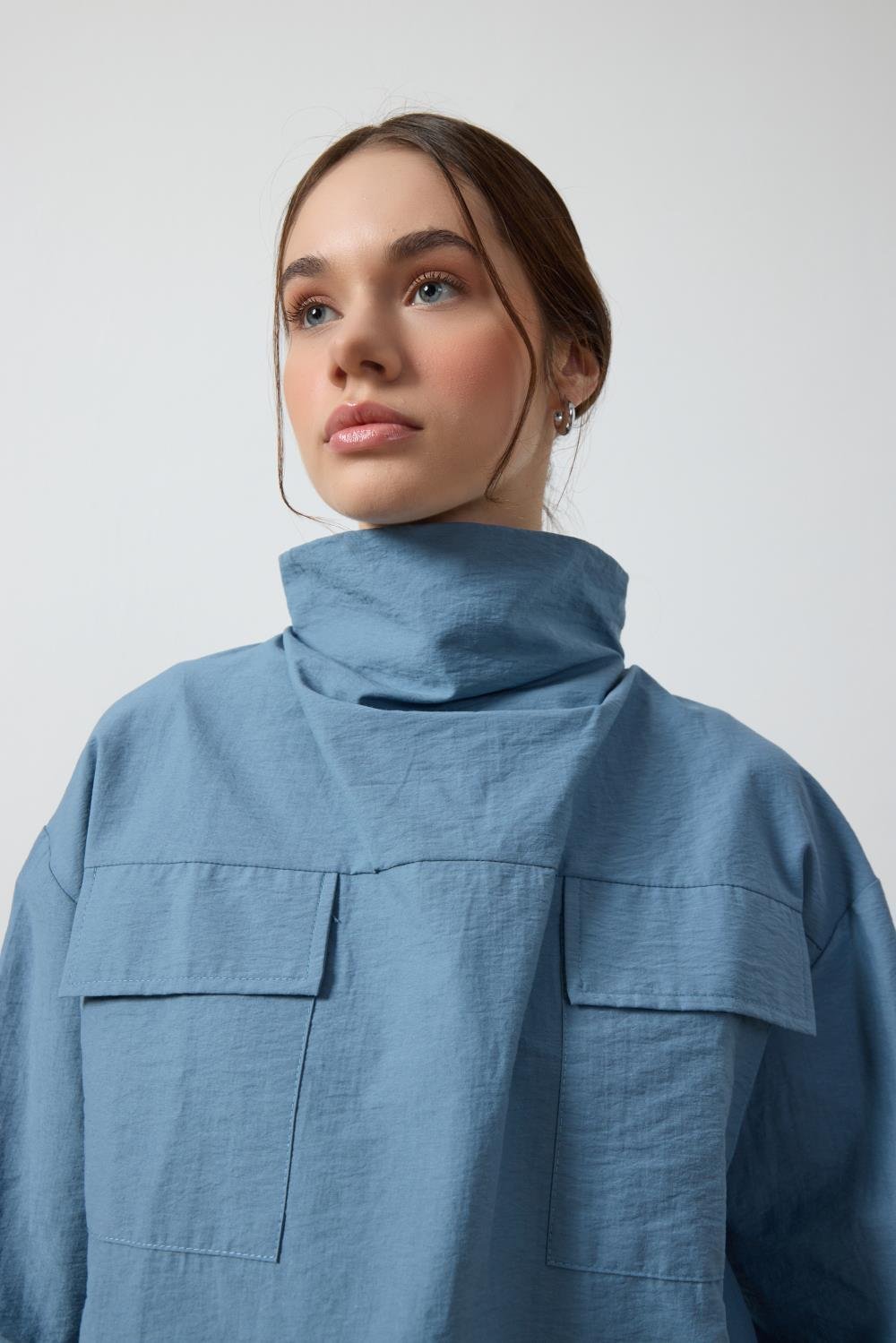 Mavi Yaka Detaylı Paraşüt Sweat
