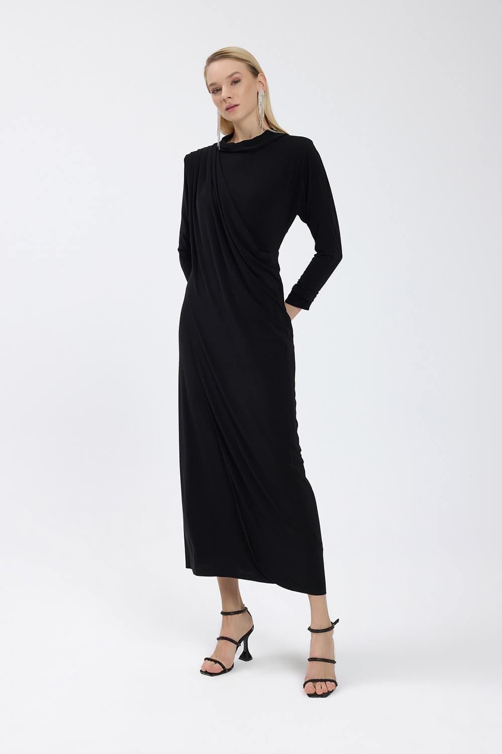 Siyah Drape Detaylı Elbise