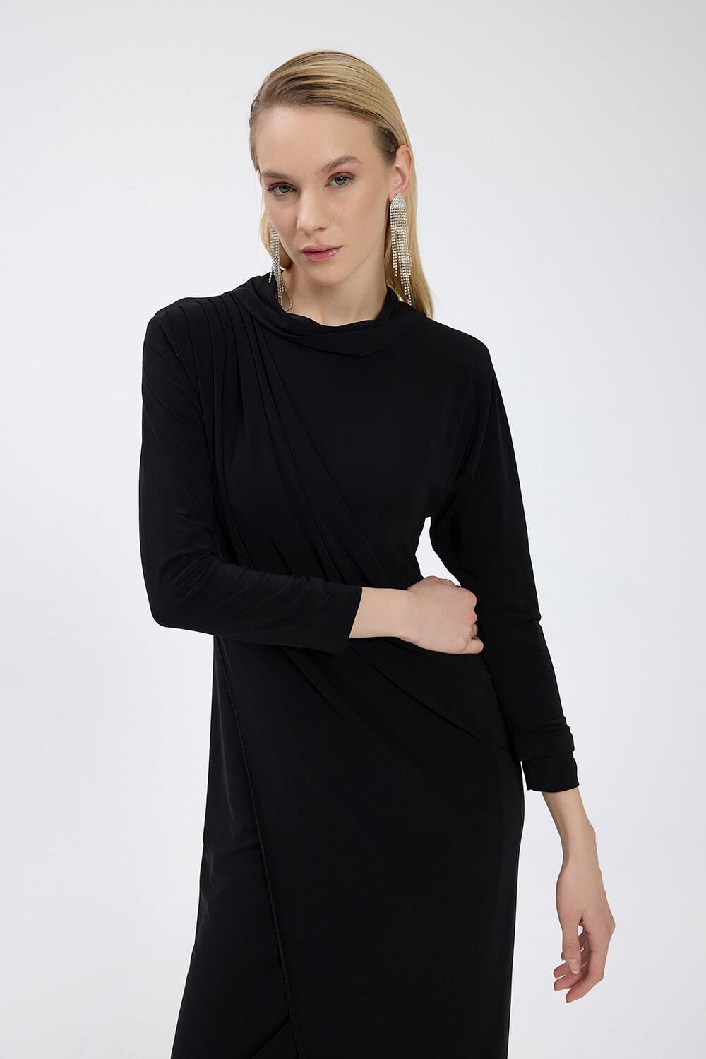 Siyah Drape Detaylı Elbise