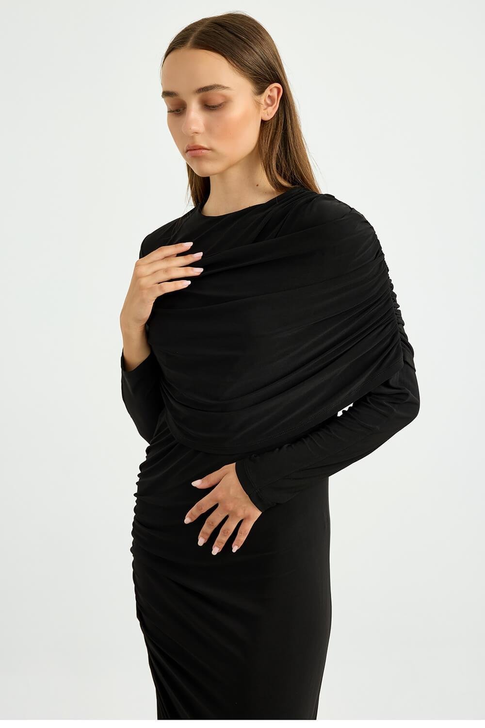 Siyah Omuz Detaylı Drape Elbise