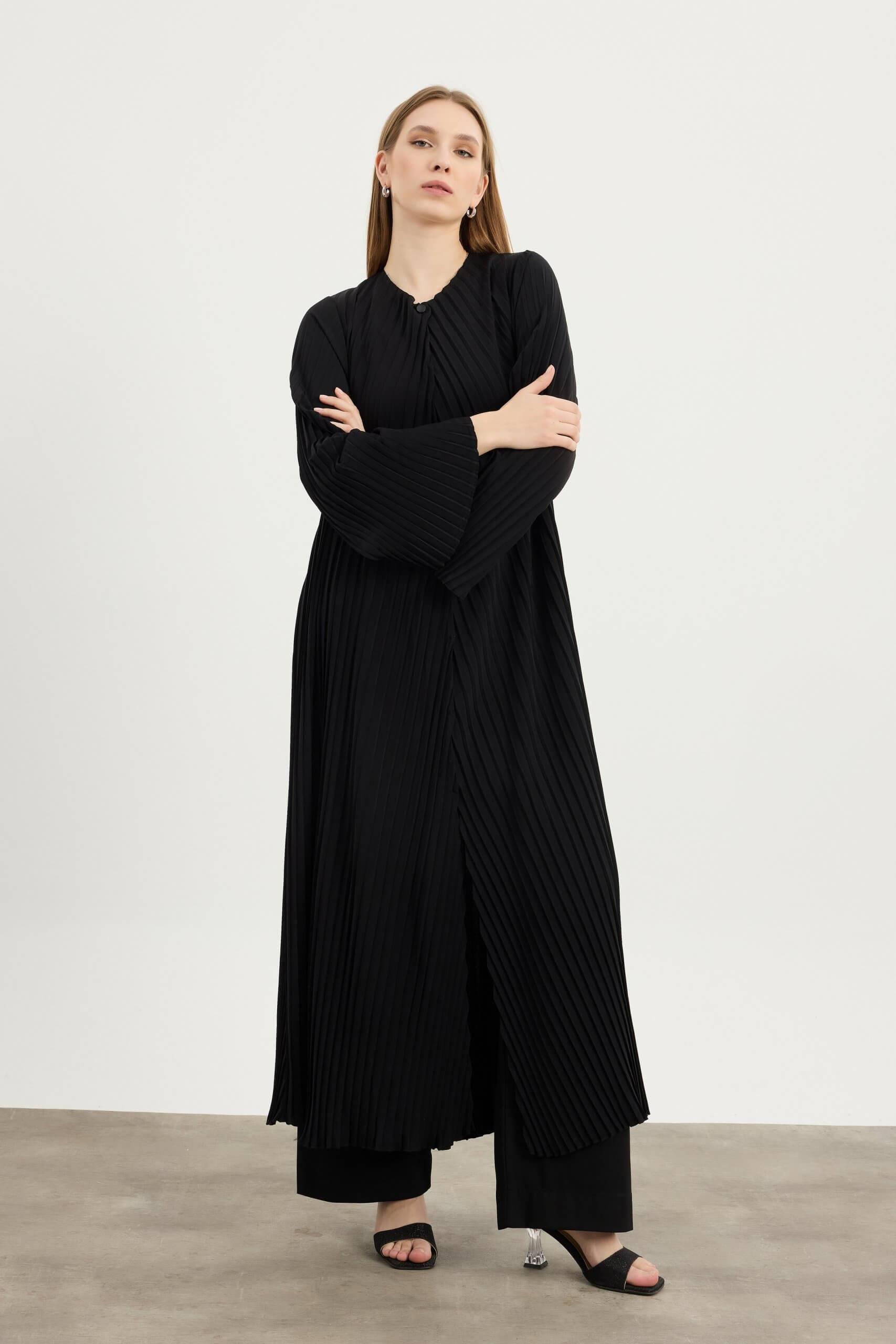 Siyah Pilise Detaylı Abaya