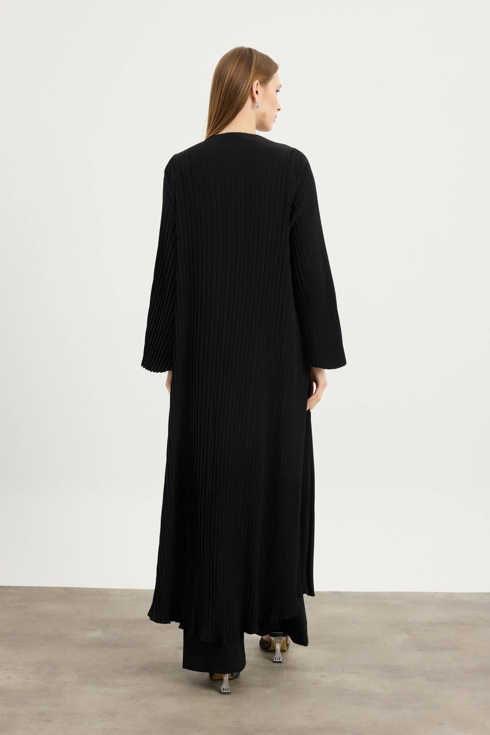 Siyah Pilise Detaylı Abaya