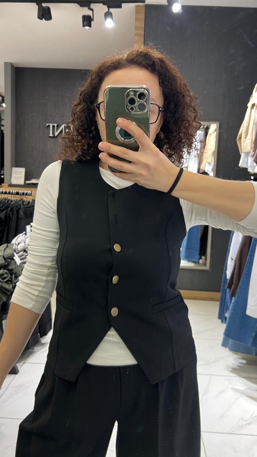 DÜĞMELİ YELEK SİYAH