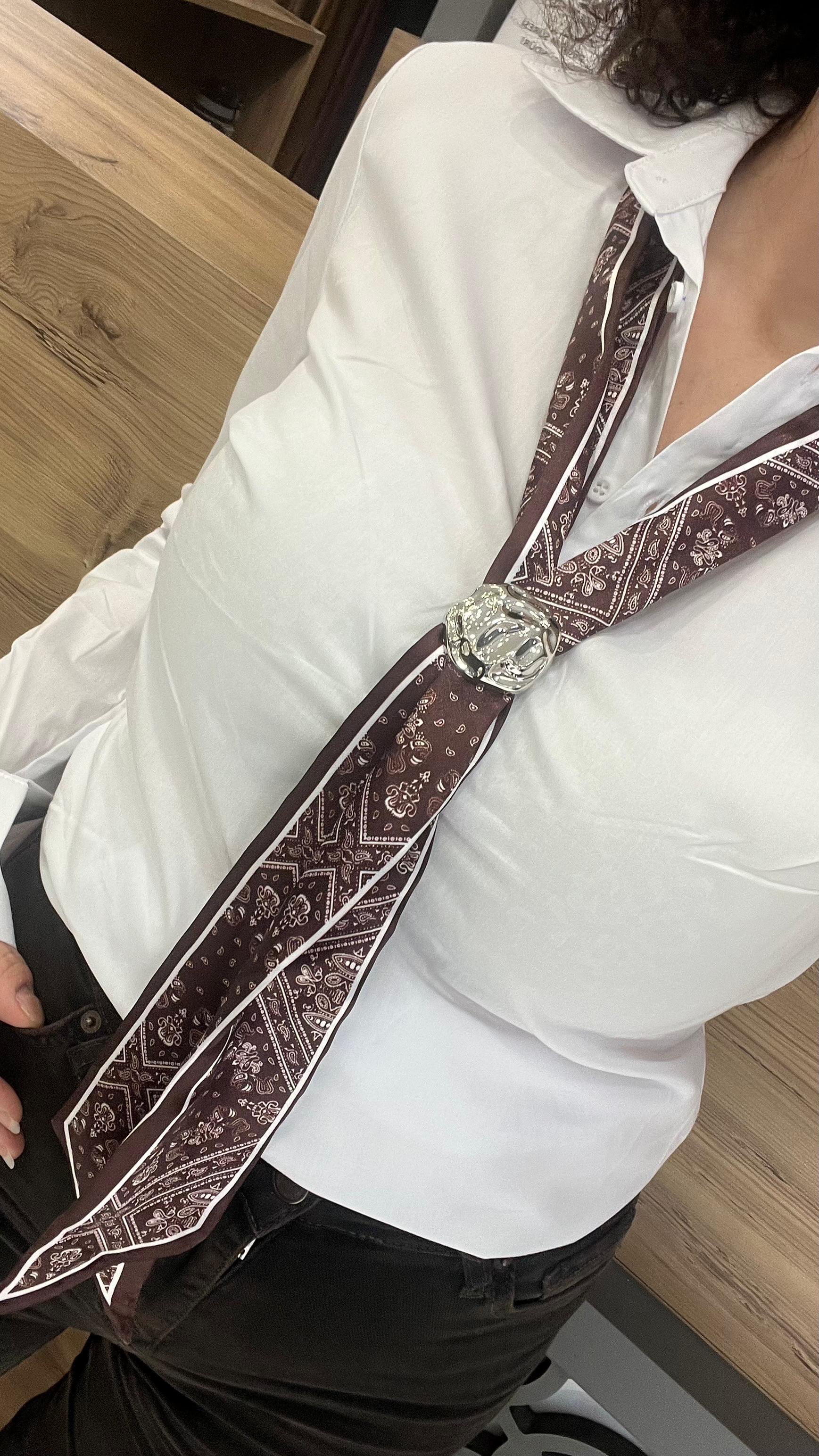 FULARLI GÖMLEK BEYAZ