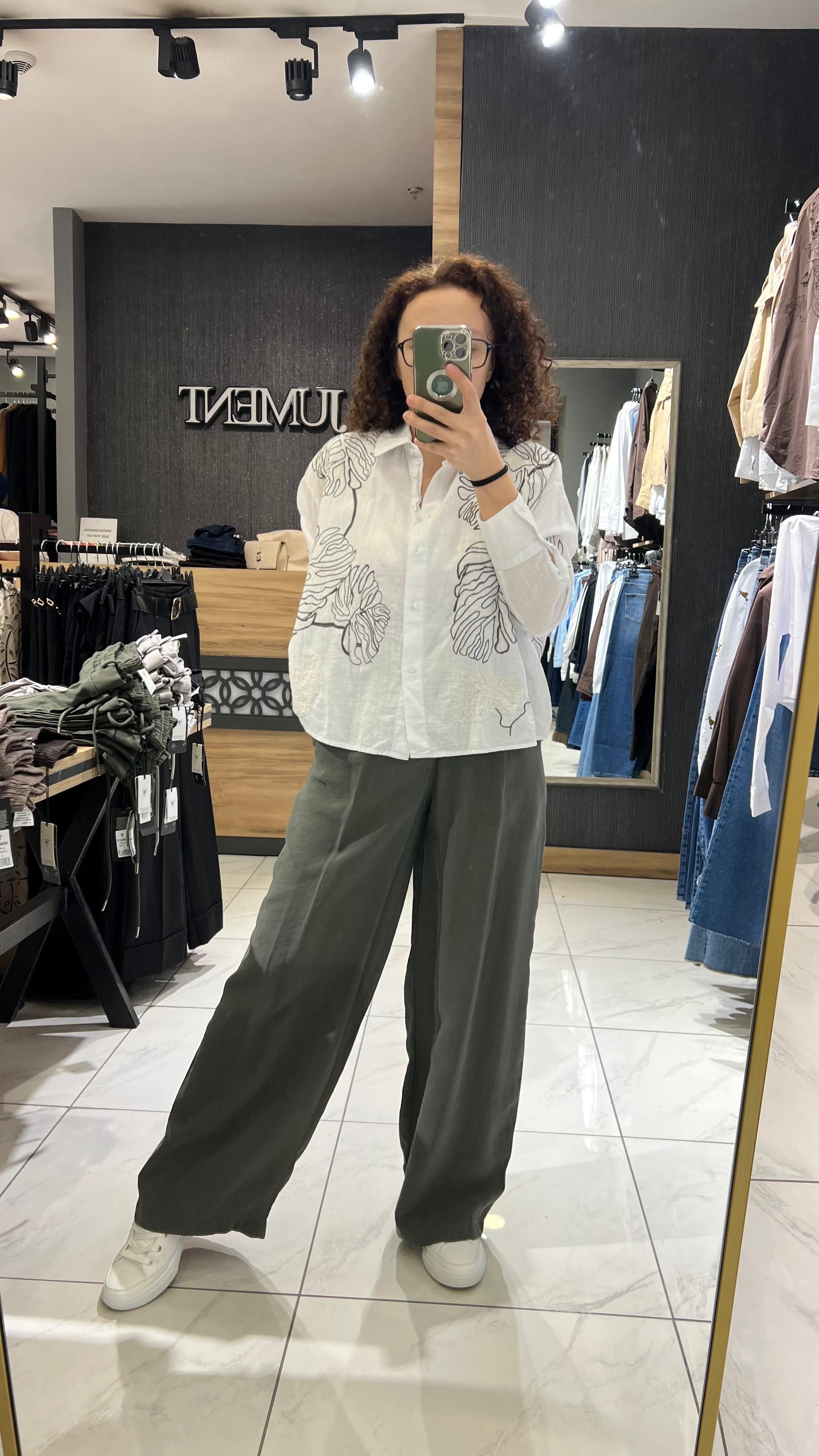 NAKIŞLI GÖMLEK BEYAZ