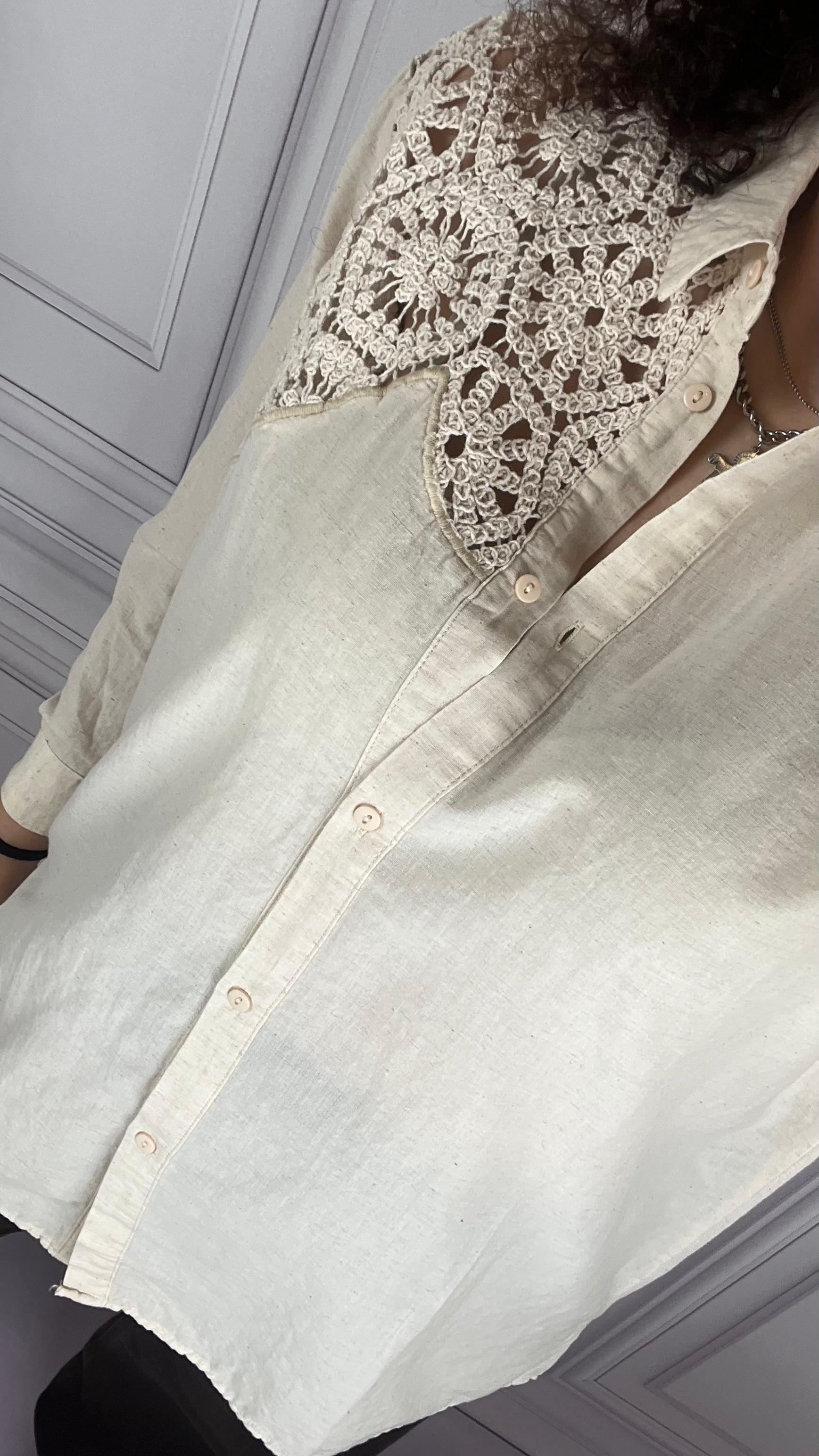 OMUZ DETAYLI GÖMLEK