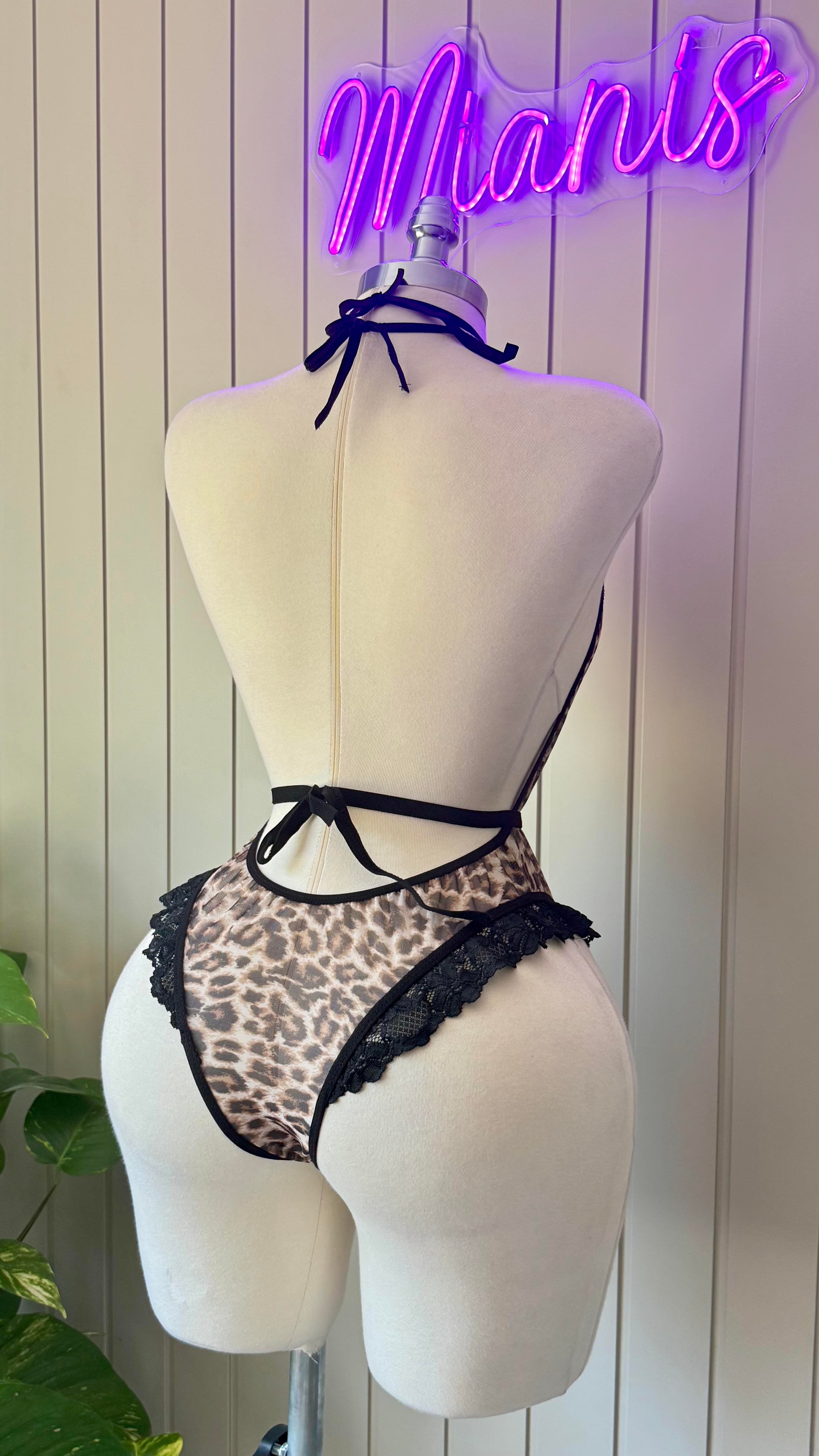 Dantel Kenarlı Leopar Bodysuit