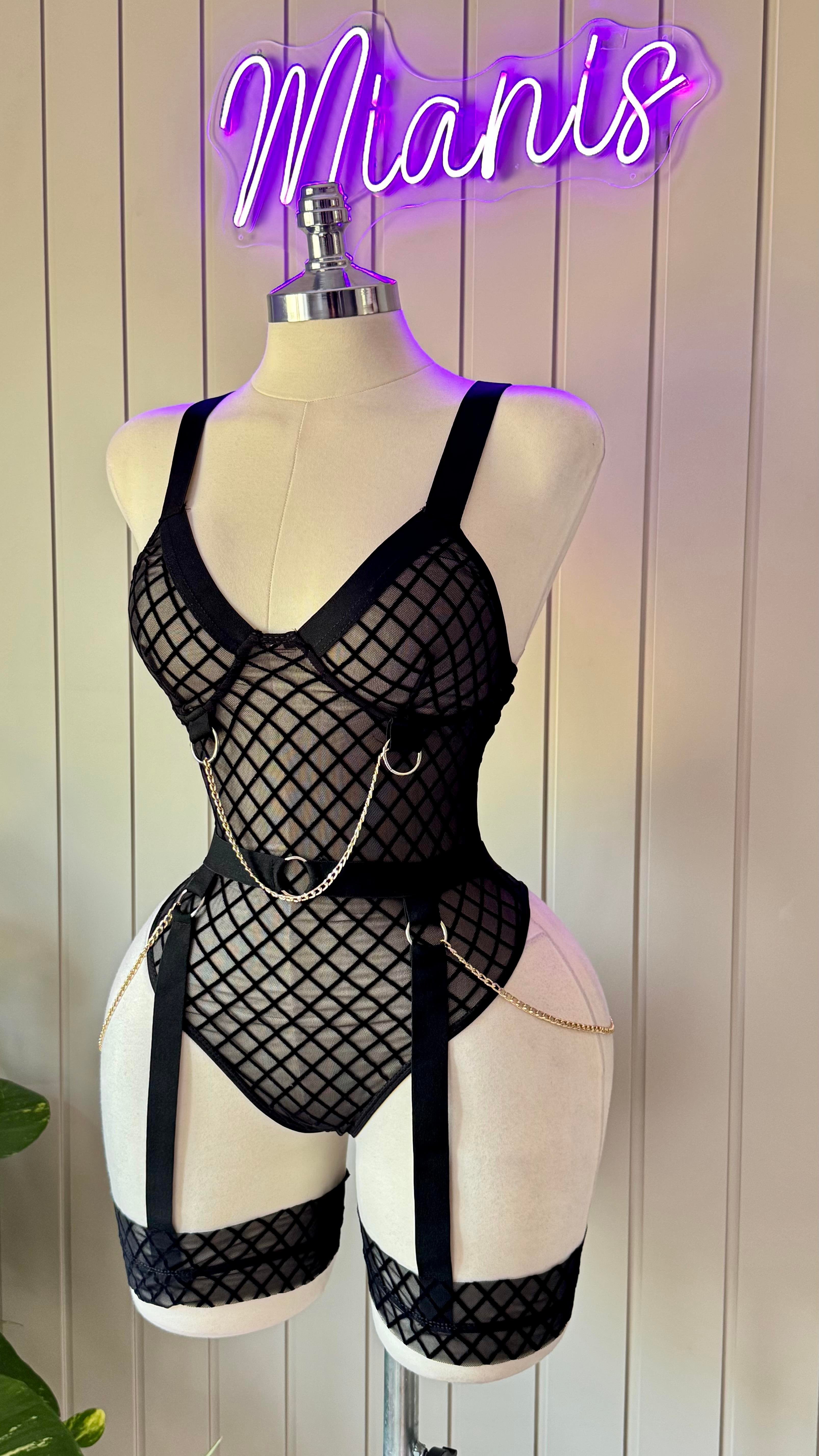 Siyah File Desenli Zincirli Jartiyer Bodysuit 