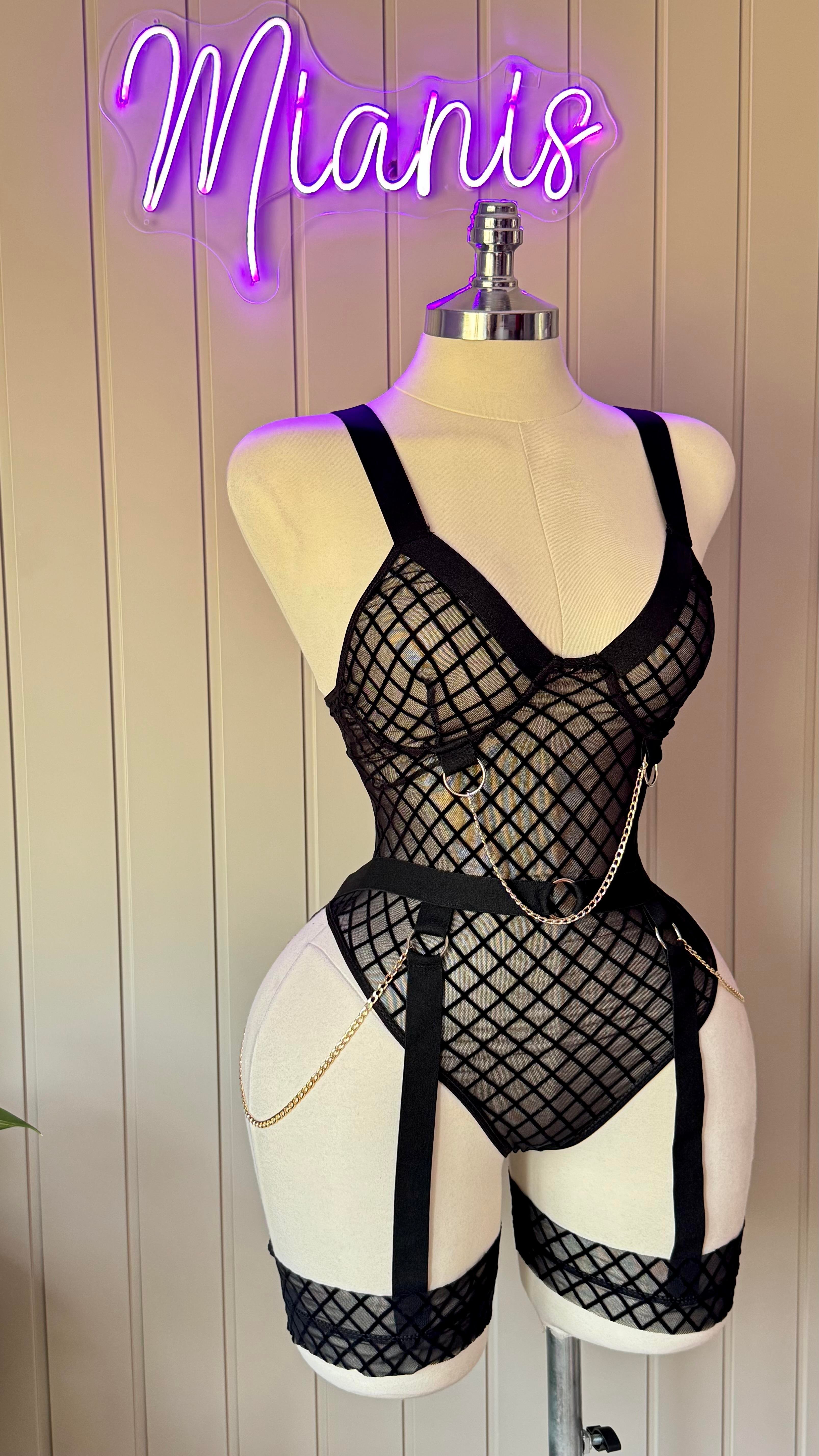 Siyah File Desenli Zincirli Jartiyer Bodysuit 