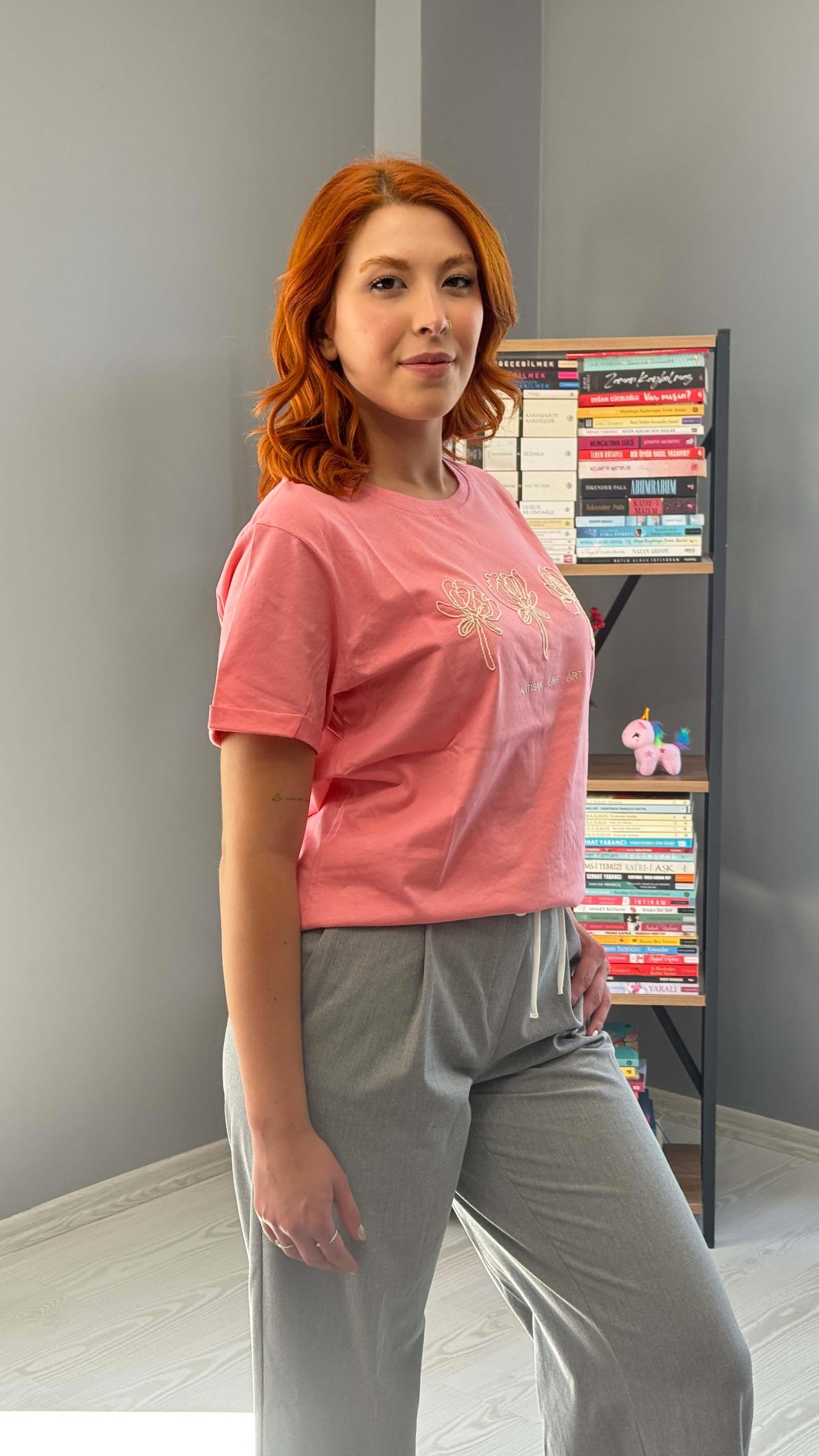 Pembe Çiçek Dokulu Tshirt