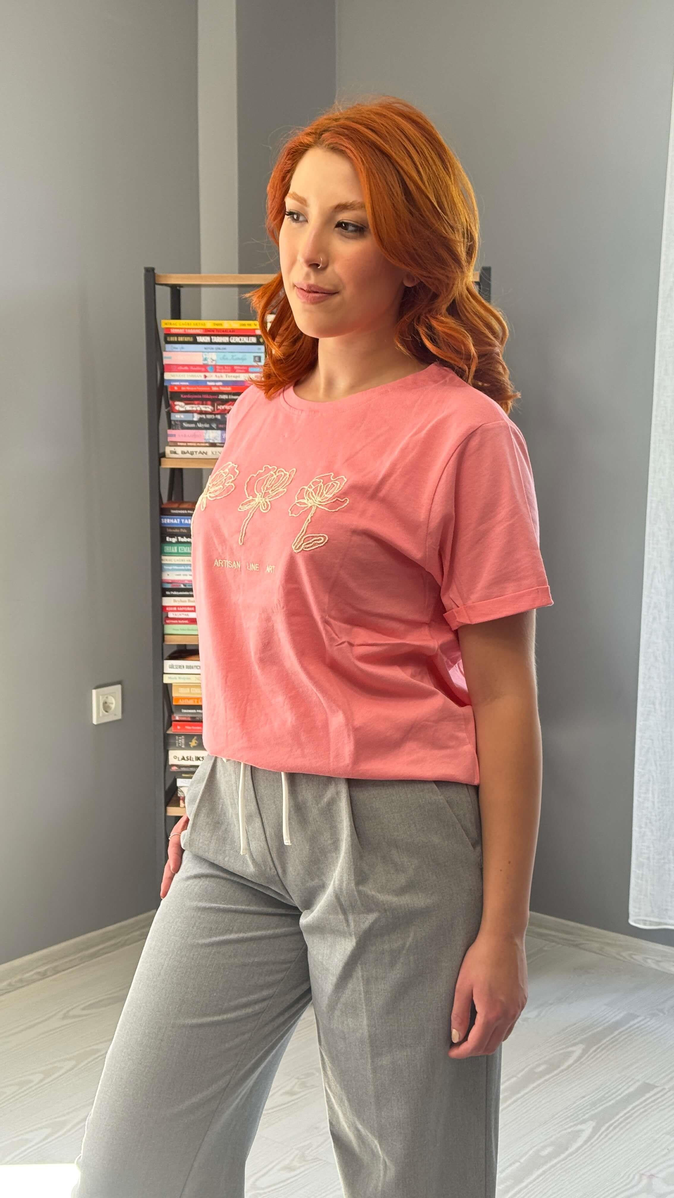 Pembe Çiçek Dokulu Tshirt