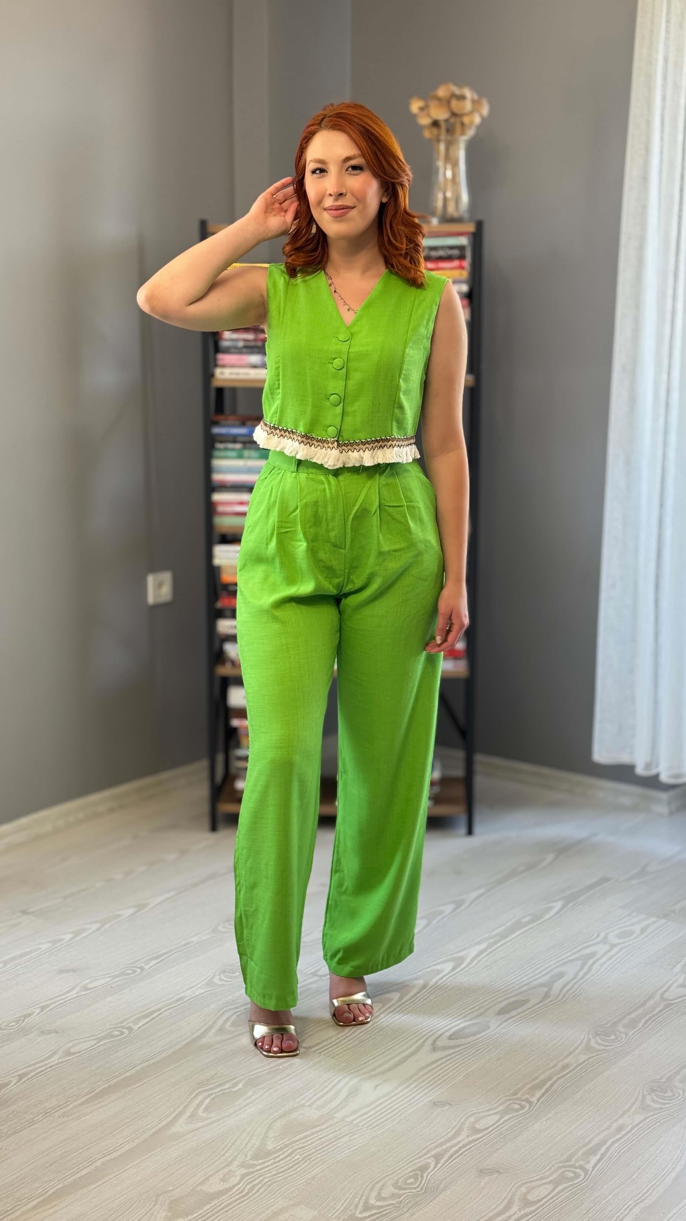 Yeşil Püsküllü Takım
