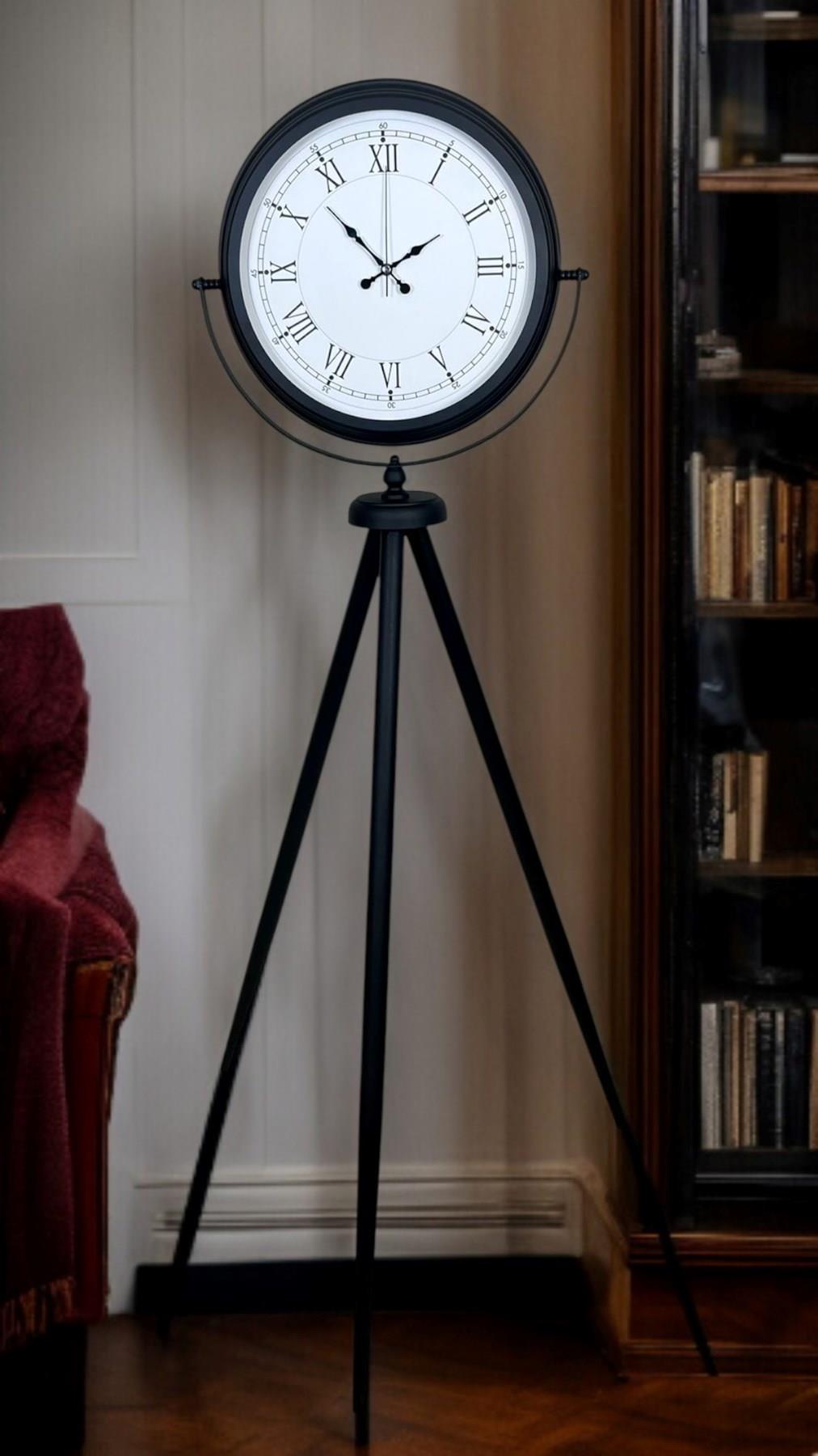 Black Elite Tripod Ayaklı Saat
