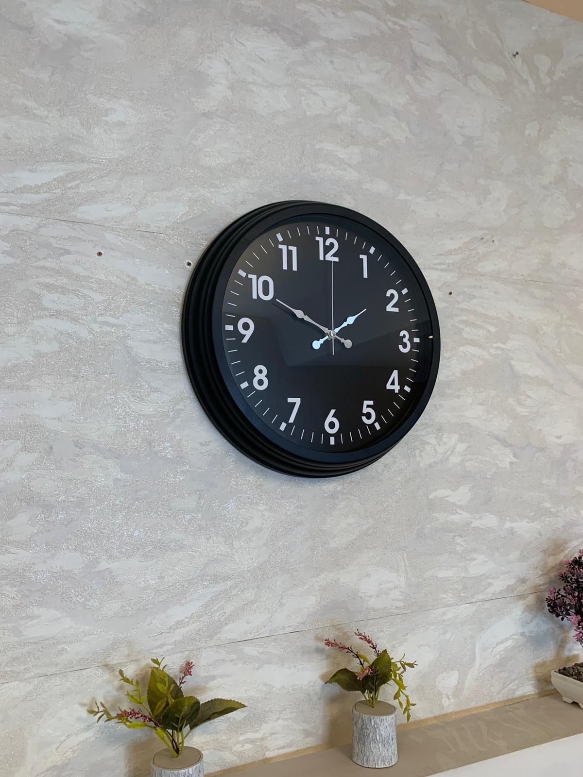 Zentime 40 Cm Siyah Şık Duvar Saati