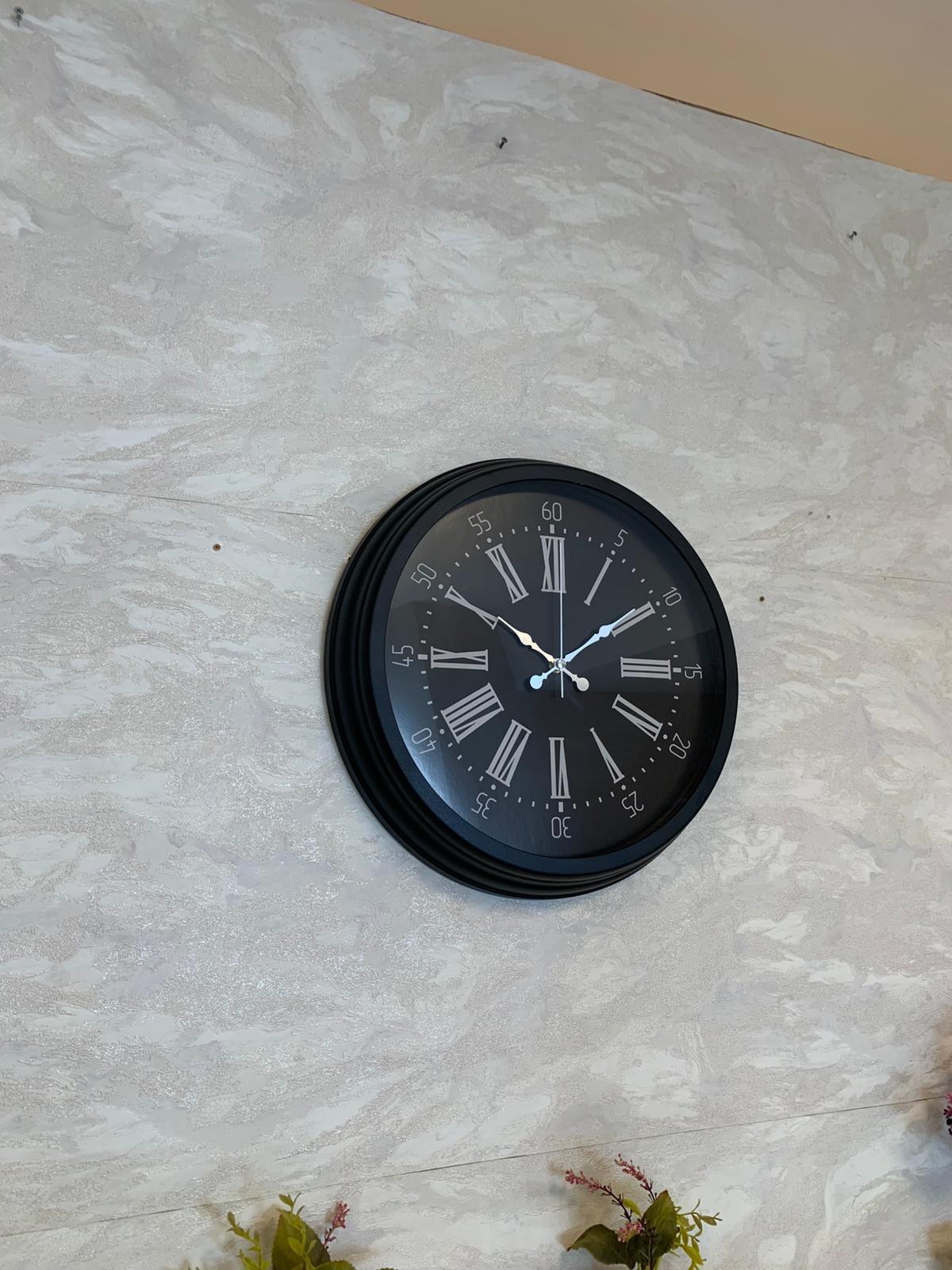 Zentime 40 Cm Siyah Şık Duvar Saati