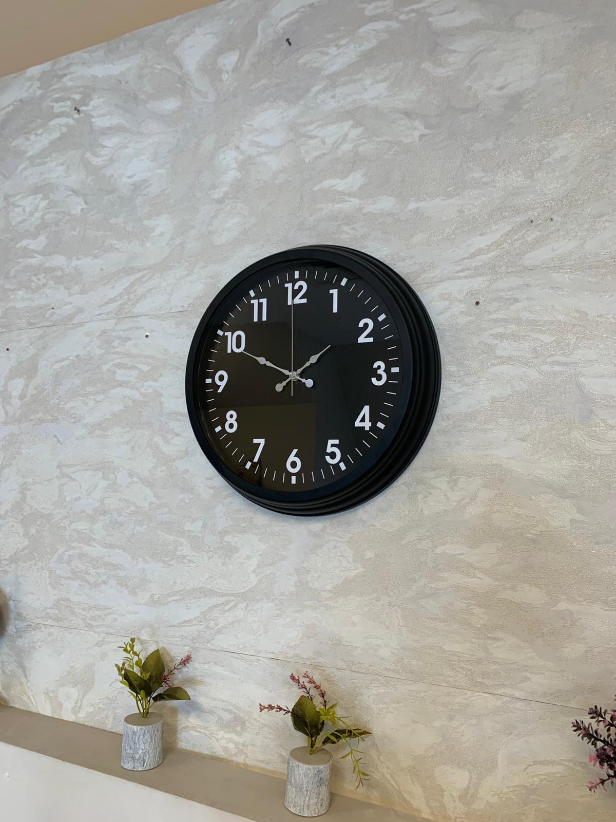 Zentime 40 Cm Siyah Şık Duvar Saati