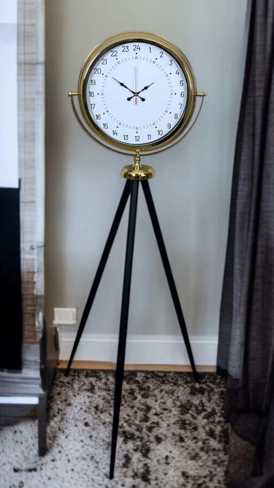 Zentime Gold 24 Saat Göstergeli Özel Tasarım Tripod Ayaklı Saat