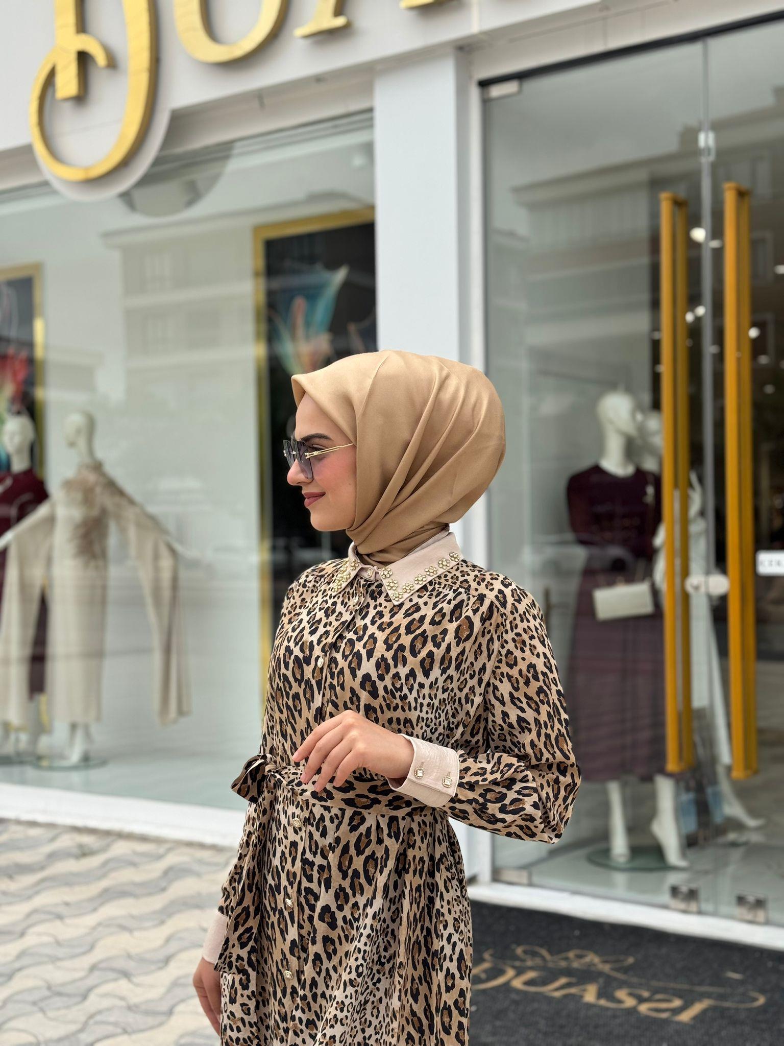 Ghisa Omzu Taşlı Elbise 4925 - Leopar