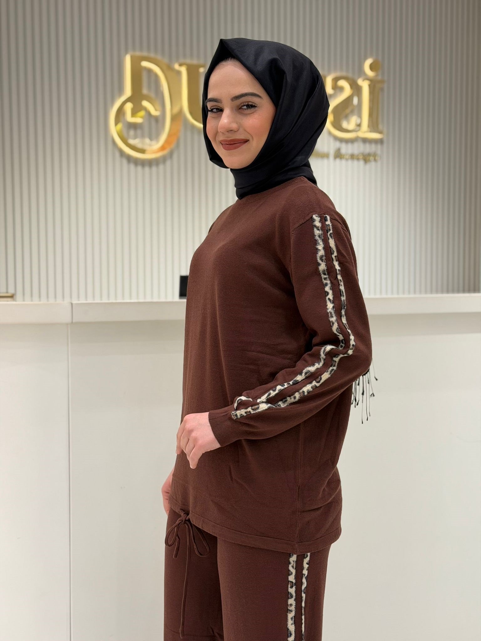 Tkm.22017.1 Leopar Şeritli Pantolonlu Triko Takım