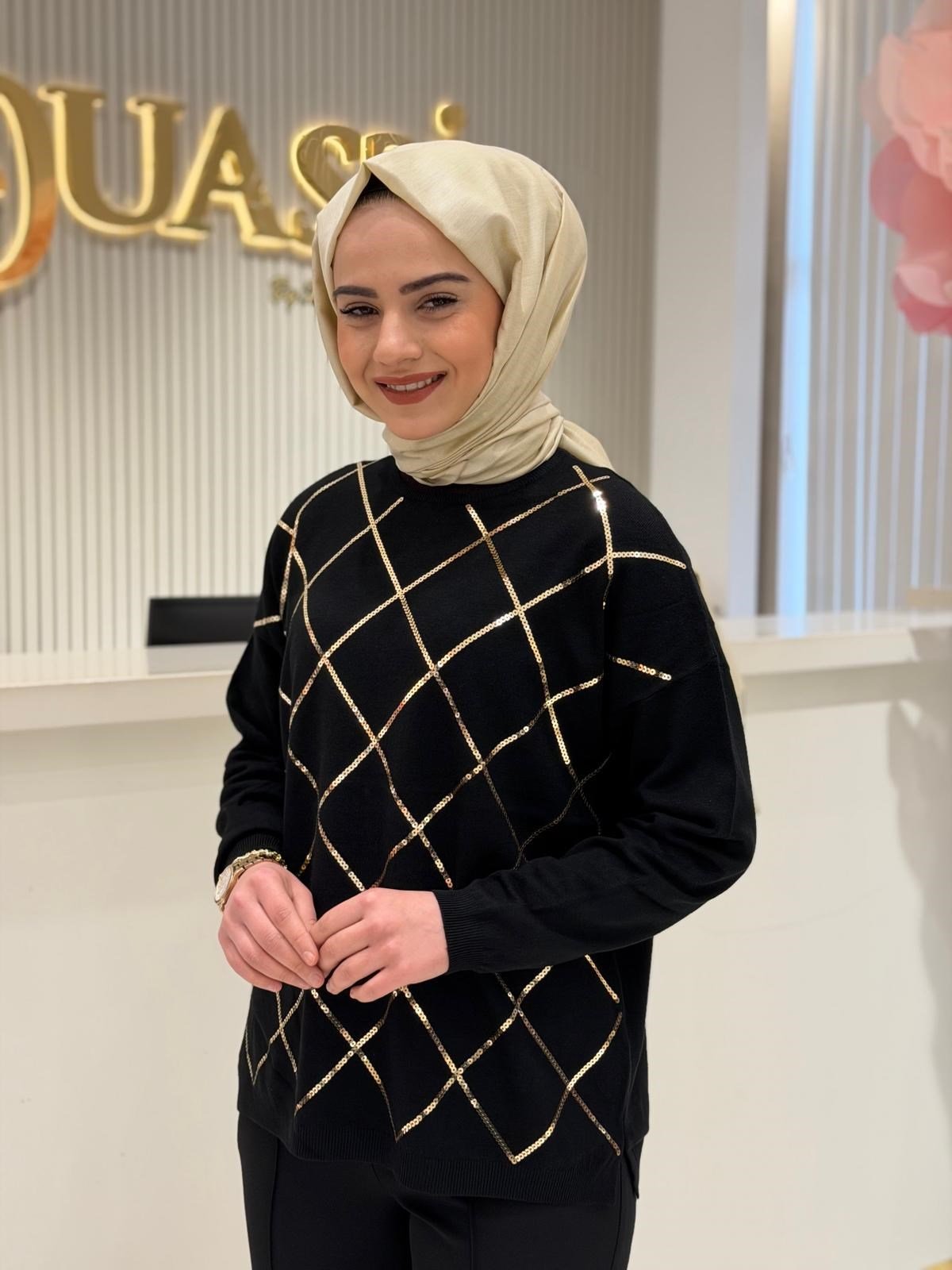 Tnk.21756.1 Payetli Baklava Desenli Triko Bluz