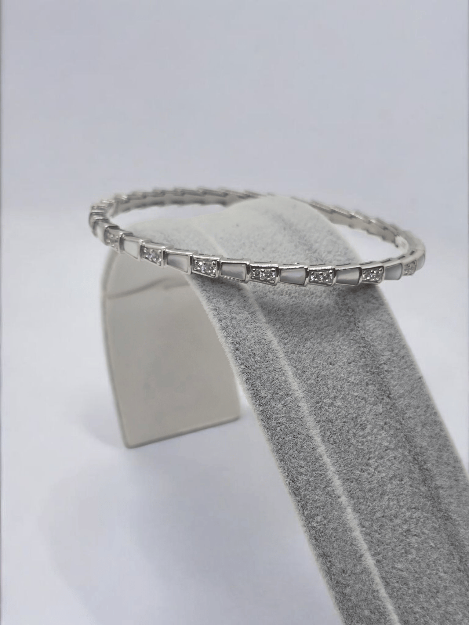BLG Taşlı Sedef Silver Kelepçe 