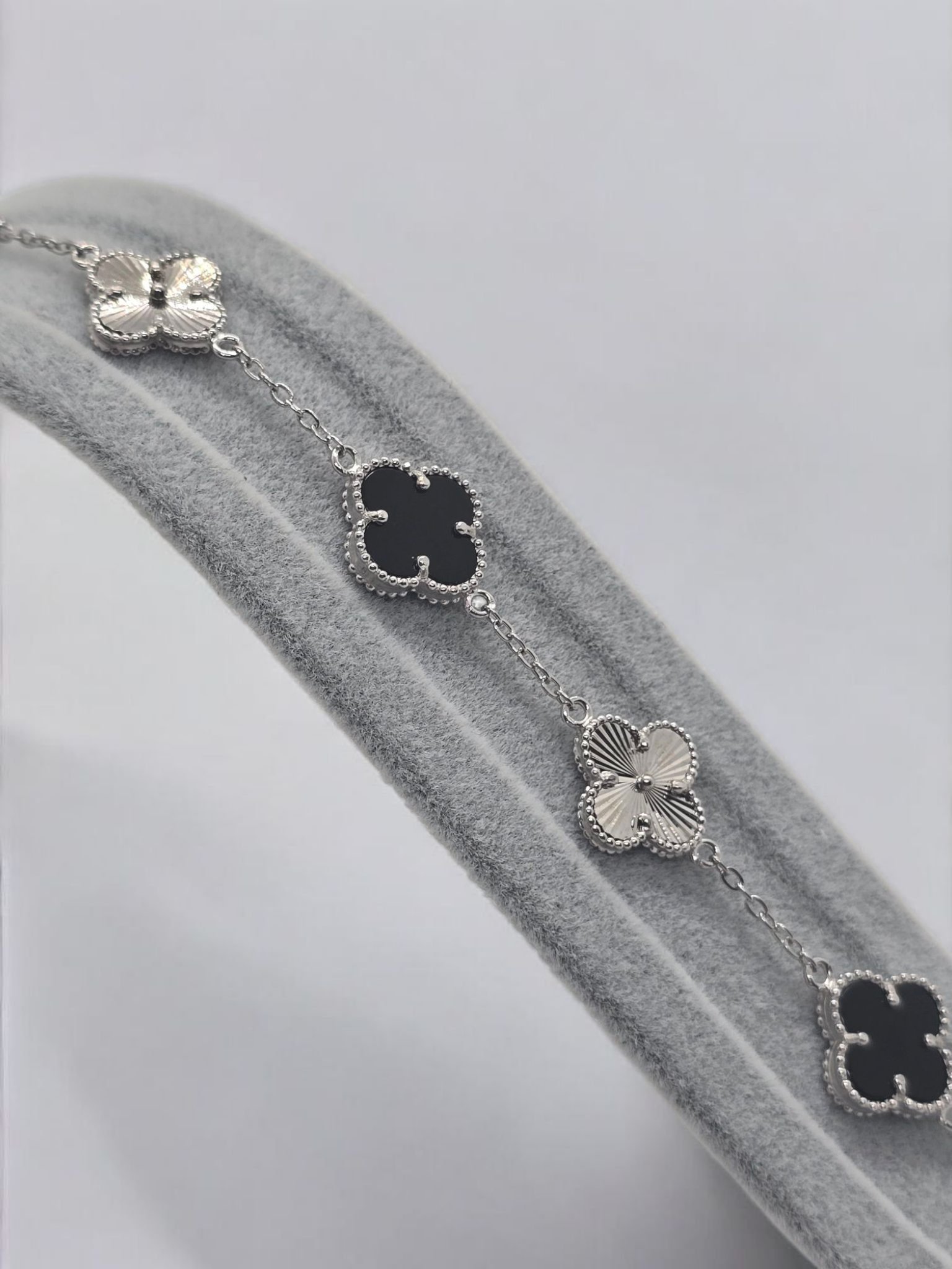 Original Silver Siyah Beyaz Yonca Bileklik