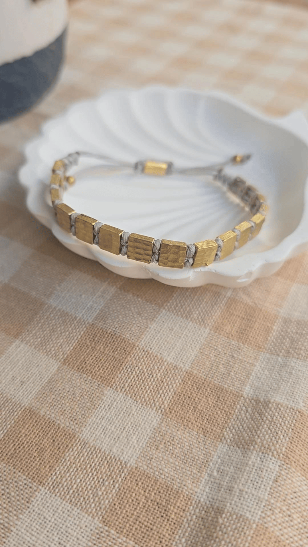 Square Gri İpli Pirinç Bileklik