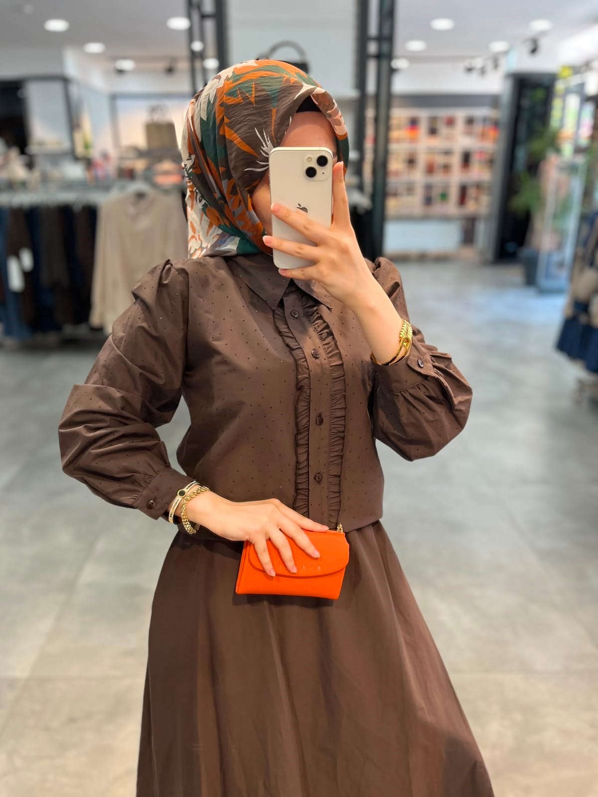 Alesya Baskı Taşlı Önü Fırfırlı Bluz Etek Takım - Kahve
