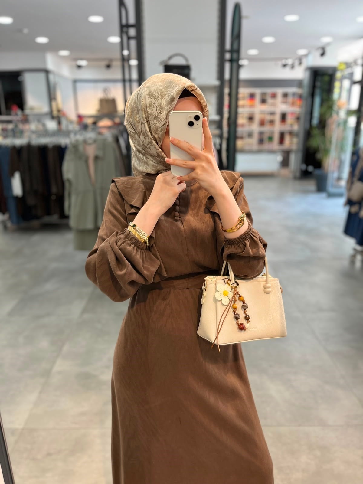 Alesya Fırfır Detaylı Kolu Lastikli Elbise - Kahve