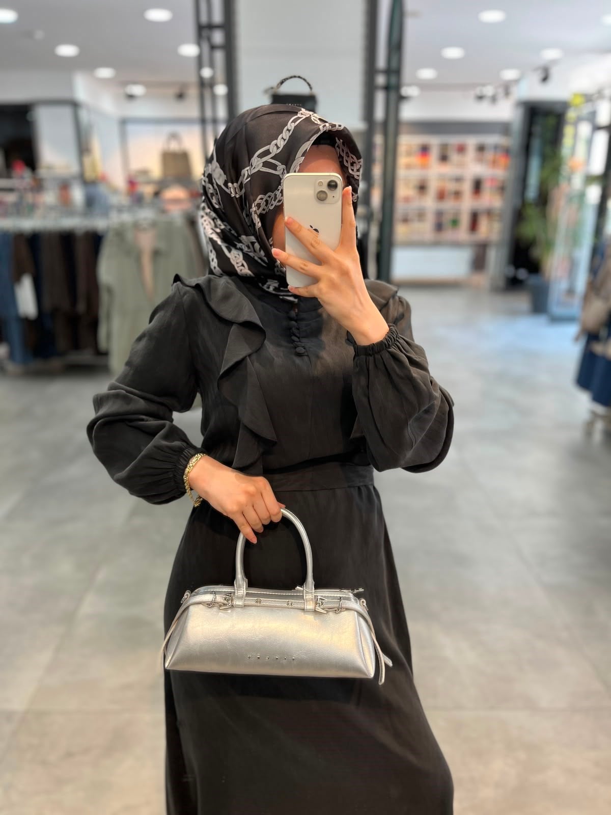 Alesya Fırfır Detaylı Kolu Lastikli Elbise - Siyah