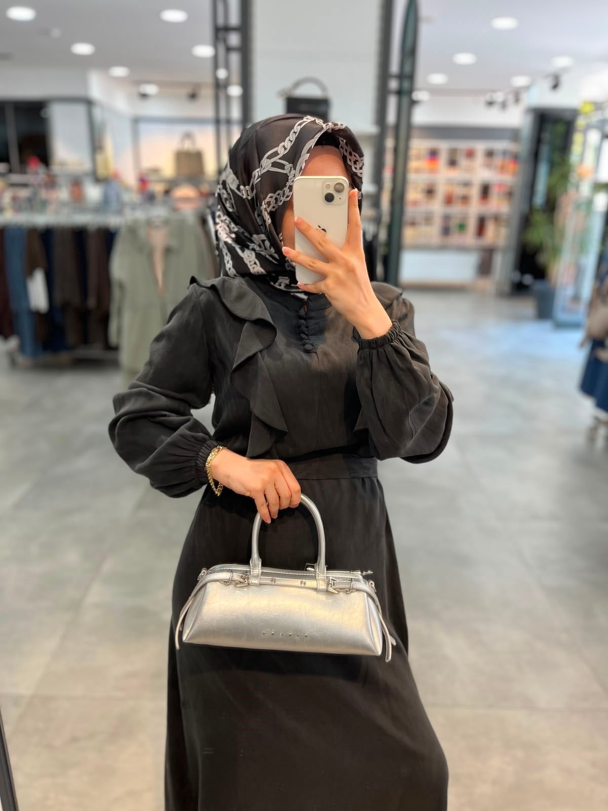 Alesya Fırfır Detaylı Kolu Lastikli Elbise - Siyah