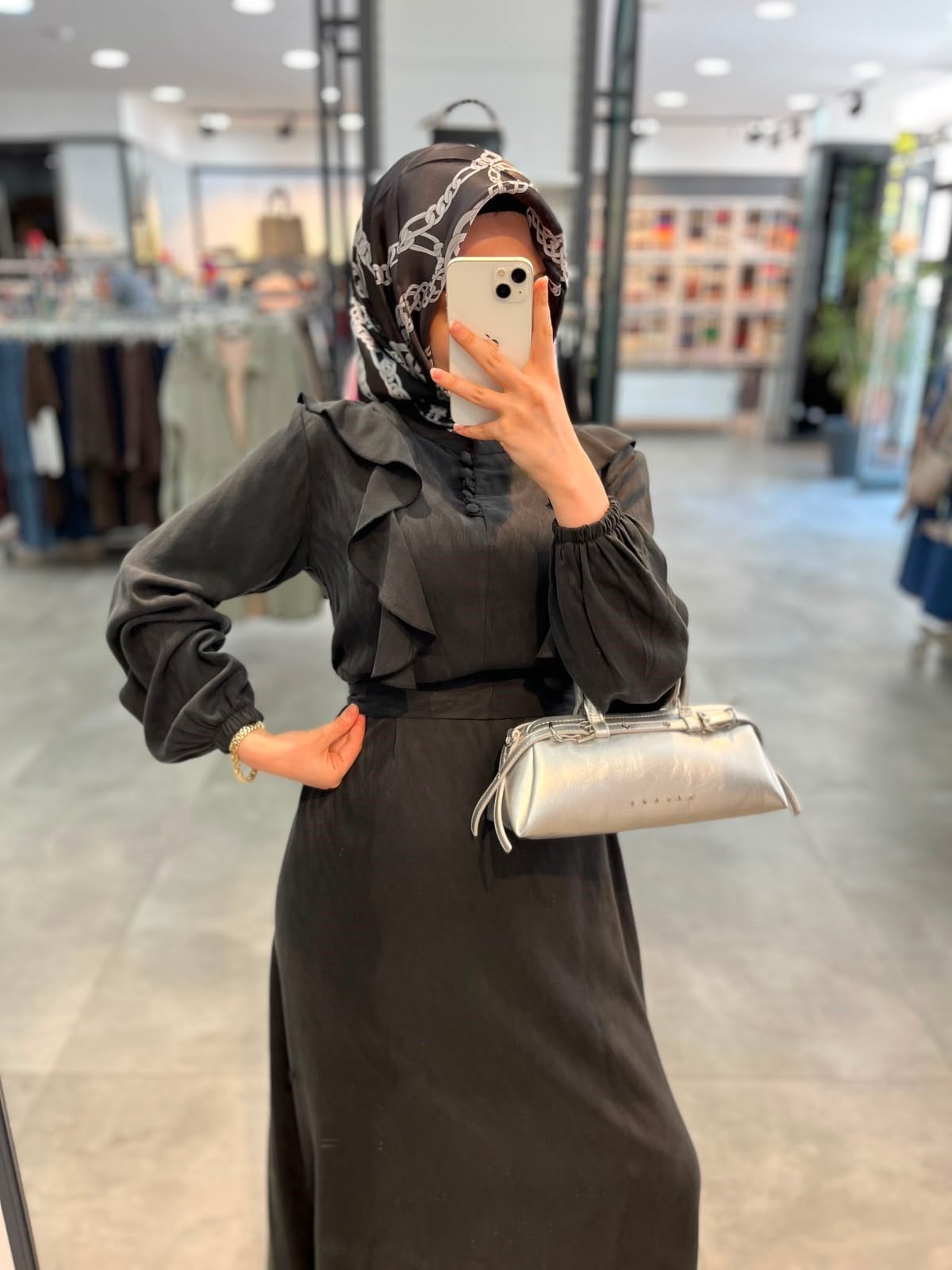 Alesya Fırfır Detaylı Kolu Lastikli Elbise - Siyah