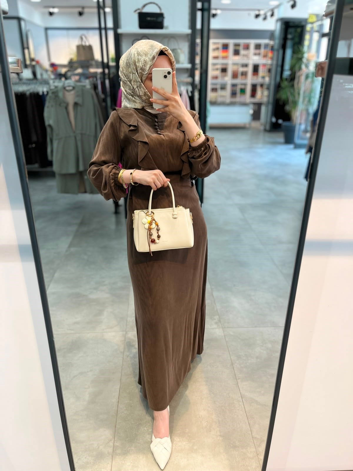 Alesya Fırfır Detaylı Kolu Lastikli Elbise - Kahve