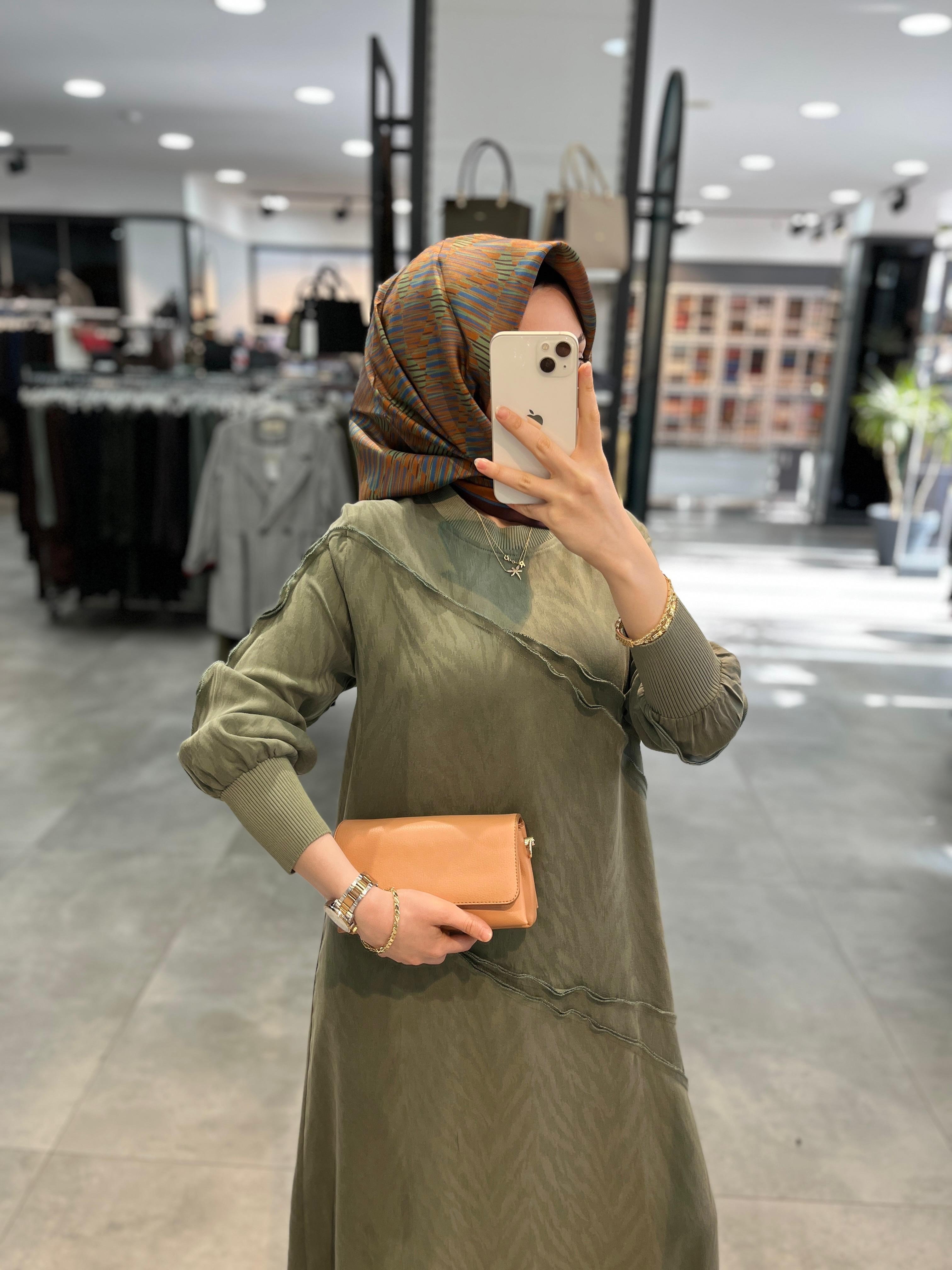Alesya Ters Dikiş Detaylı Elbise - Haki