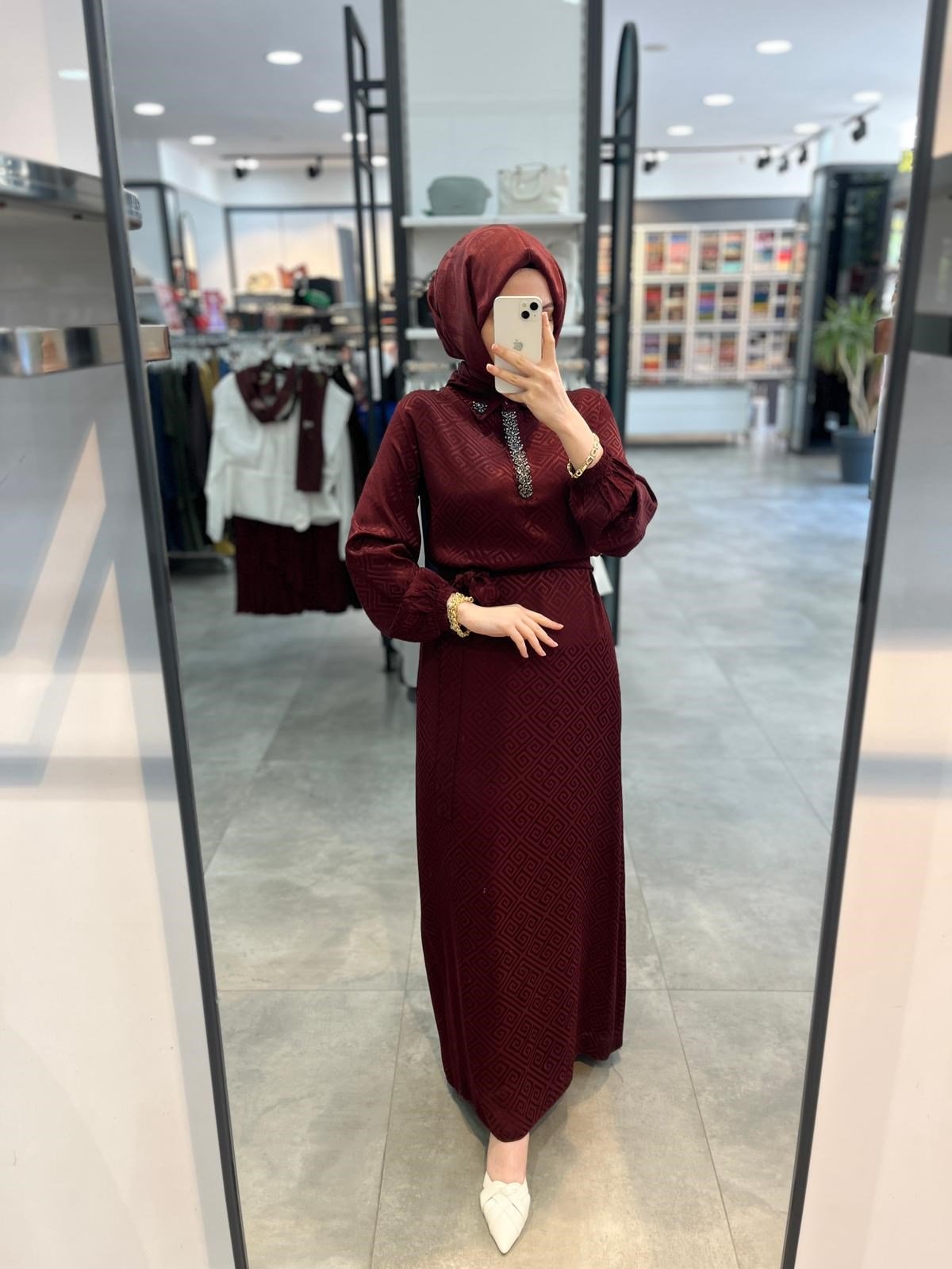 Alesya Yakası Taş Detaylı Jakar Elbise - Bordo