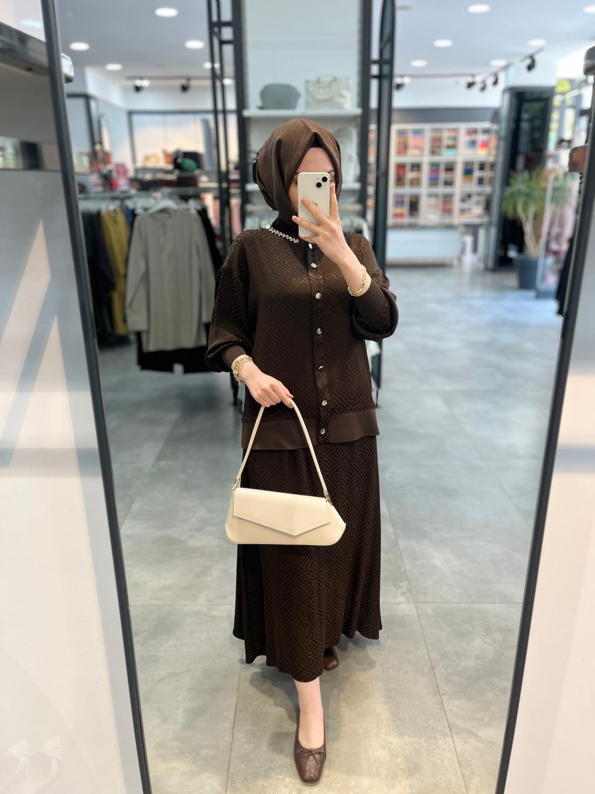 Alesya Yakası Taşlı Jakar Bluz Etek Takım - Kahve
