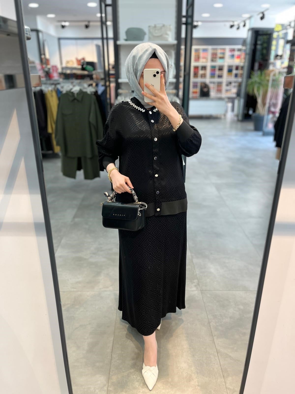 Alesya Yakası Taşlı Jakar Bluz Etek Takım - Siyah