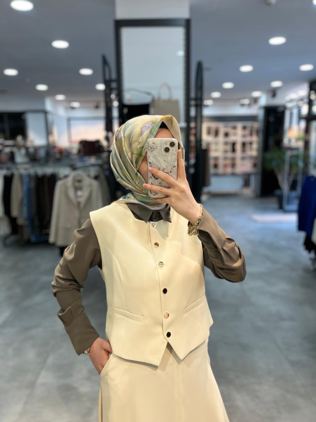 Alesya Yelek Etek Takım - Krem