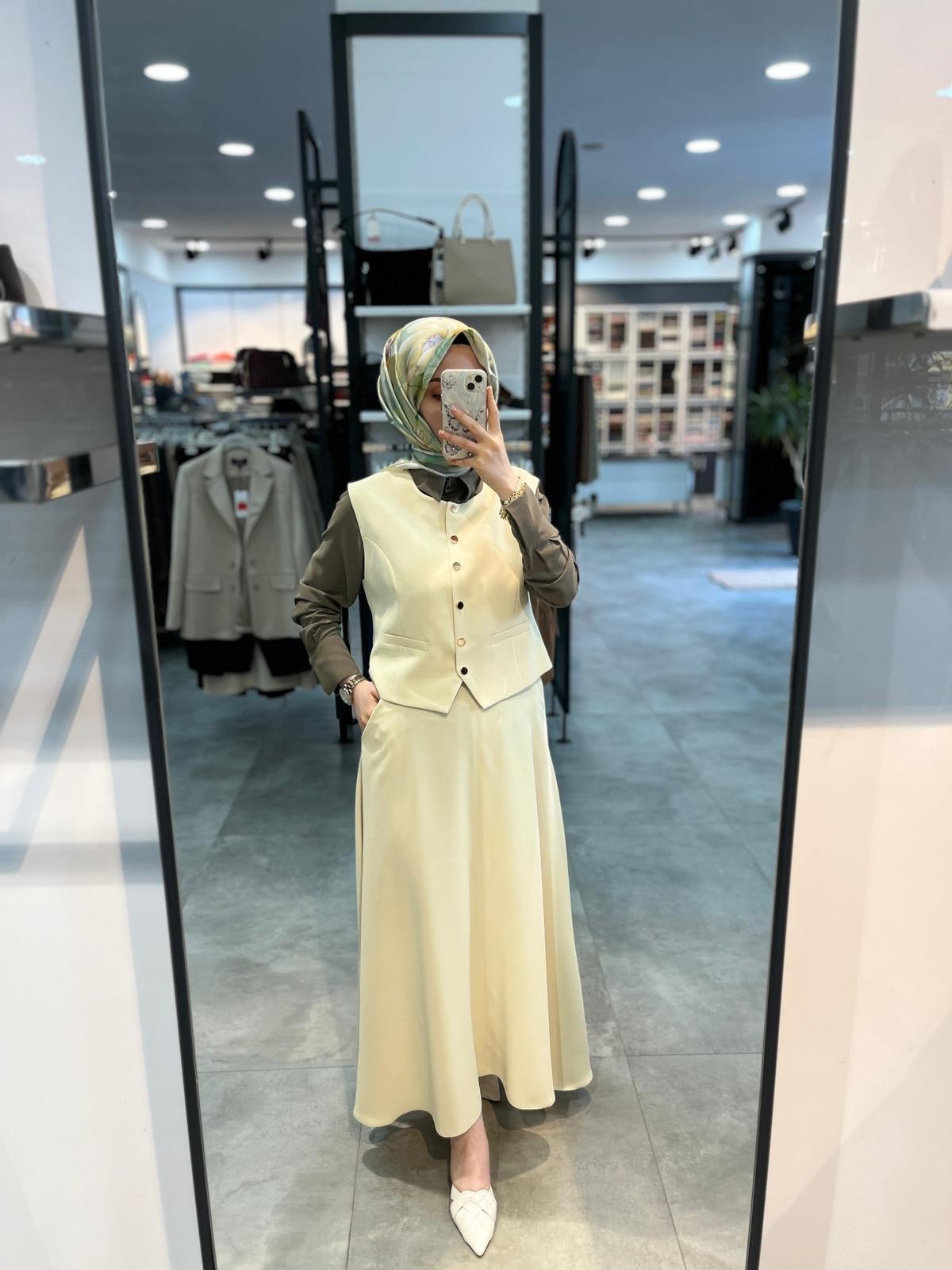 Alesya Yelek Etek Takım - Krem