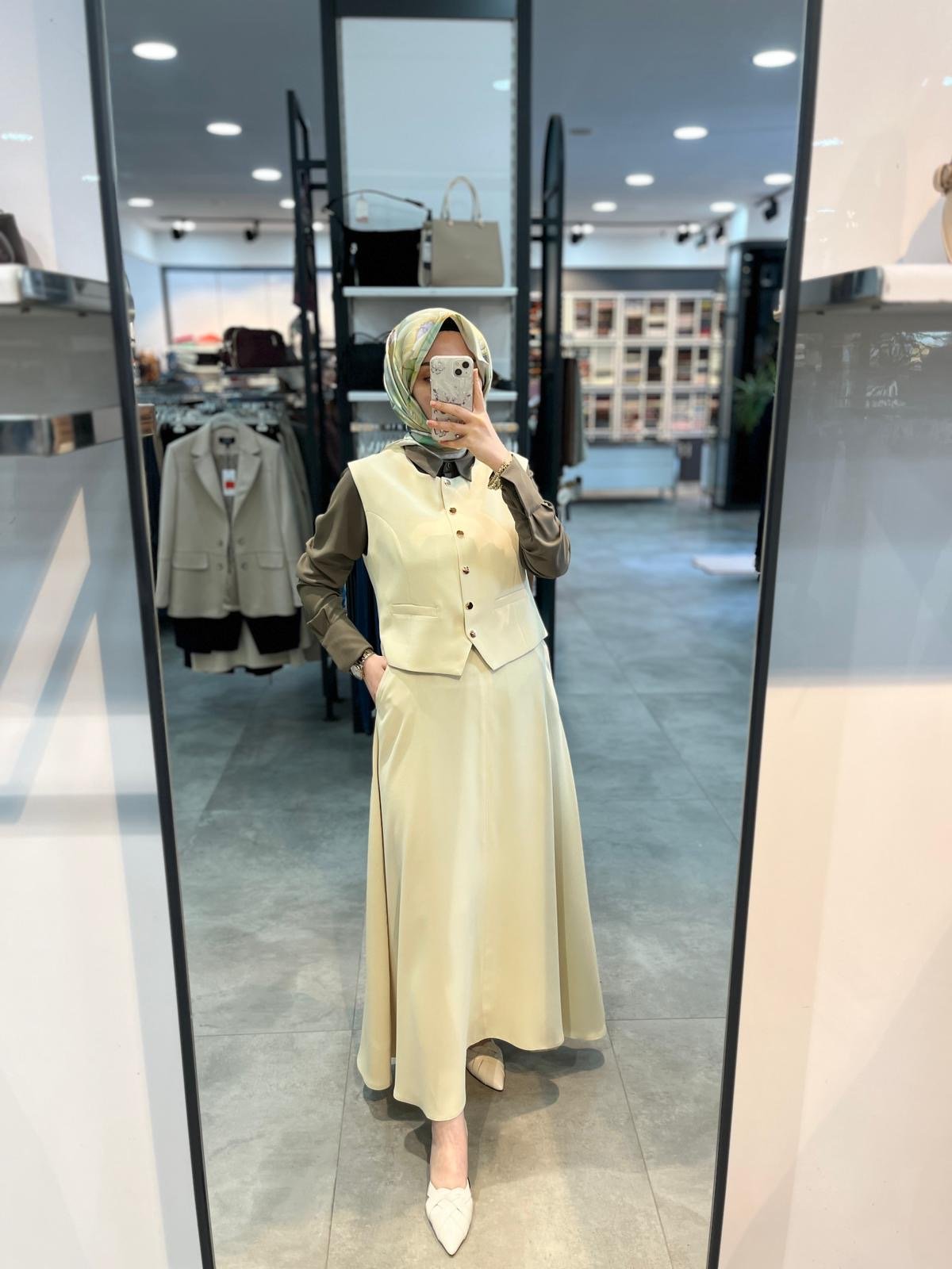 Alesya Yelek Etek Takım - Krem