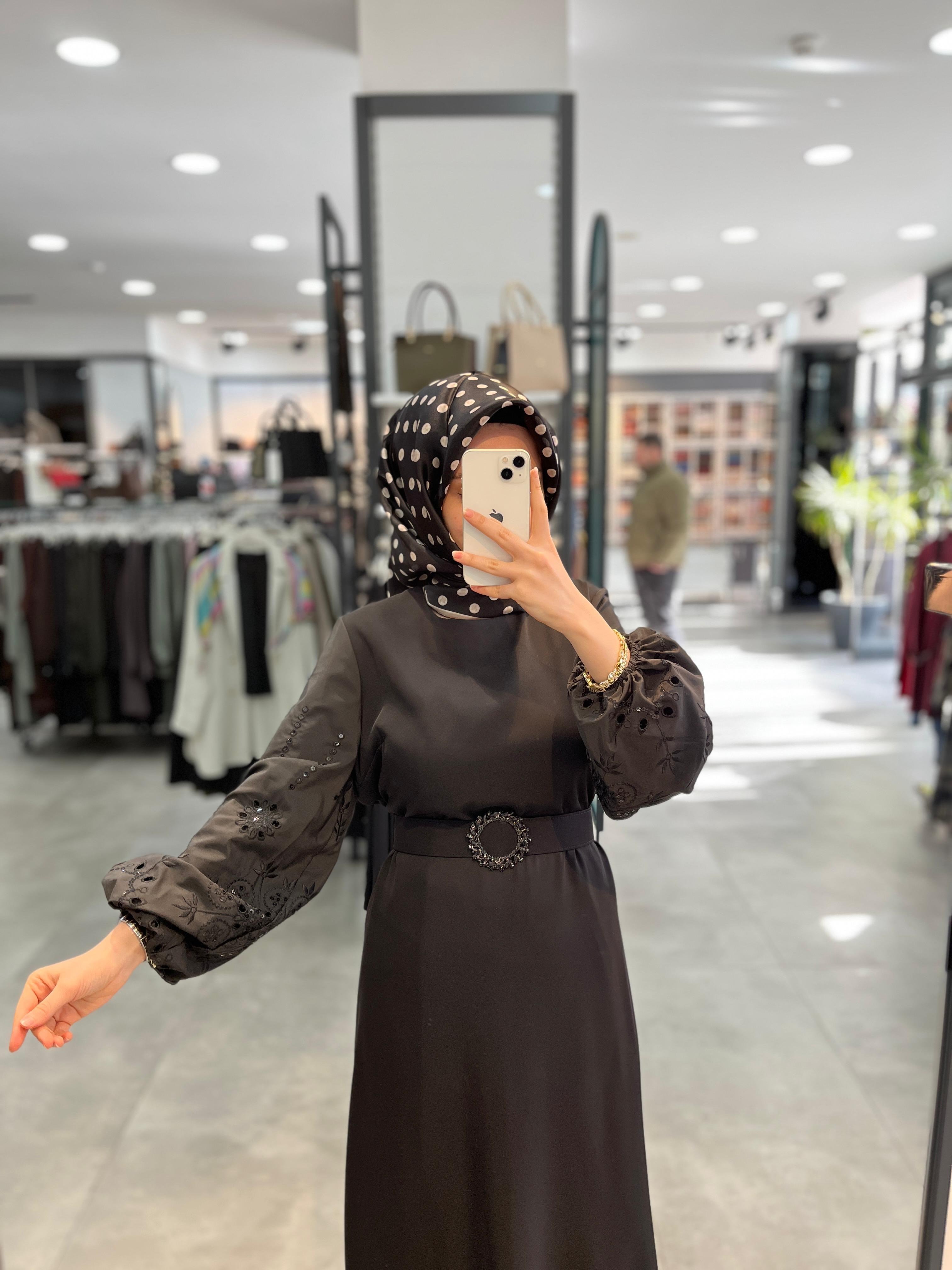 Fuat Gürşen Kolları Brode Nakışlı Elbise - Siyah