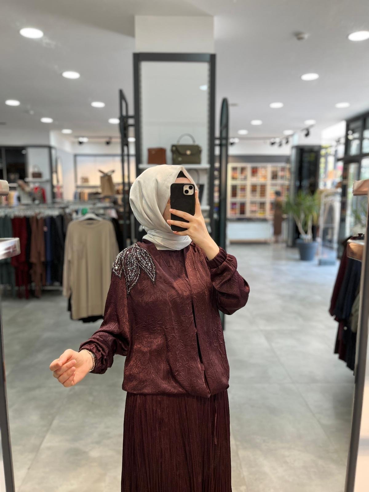 Fuat Gürşen Omuzu Boncuklu Etekli Üçlü Takım - Kahve