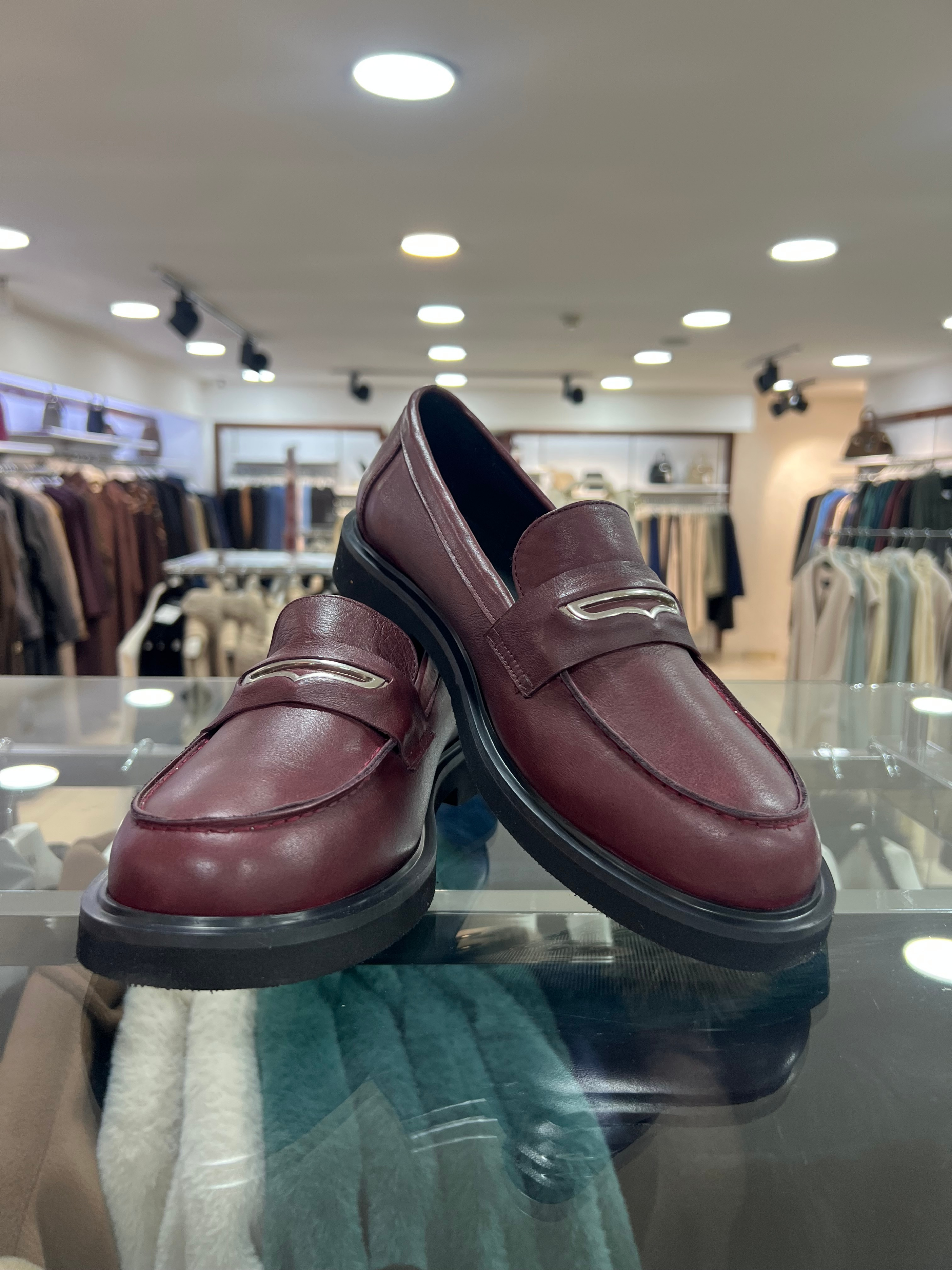 Majensia Önü Metal Aksesuarlı Loafer Ayakkabı - Bordo